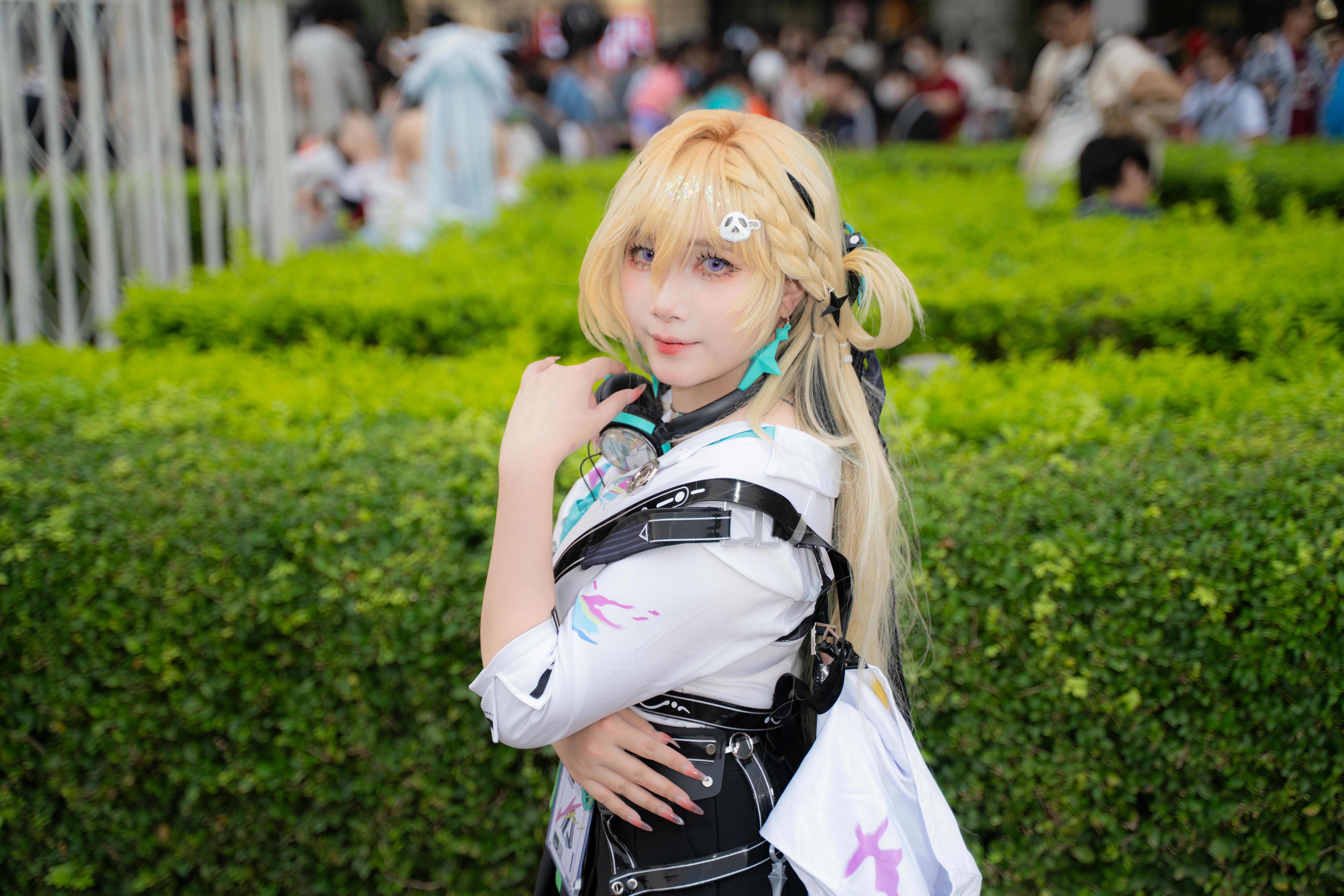 anime, otaku culture, manga, streaming platforms, Anime & fandom, anime fandom — Photo by Hoàng Tiến Anh on Pexels