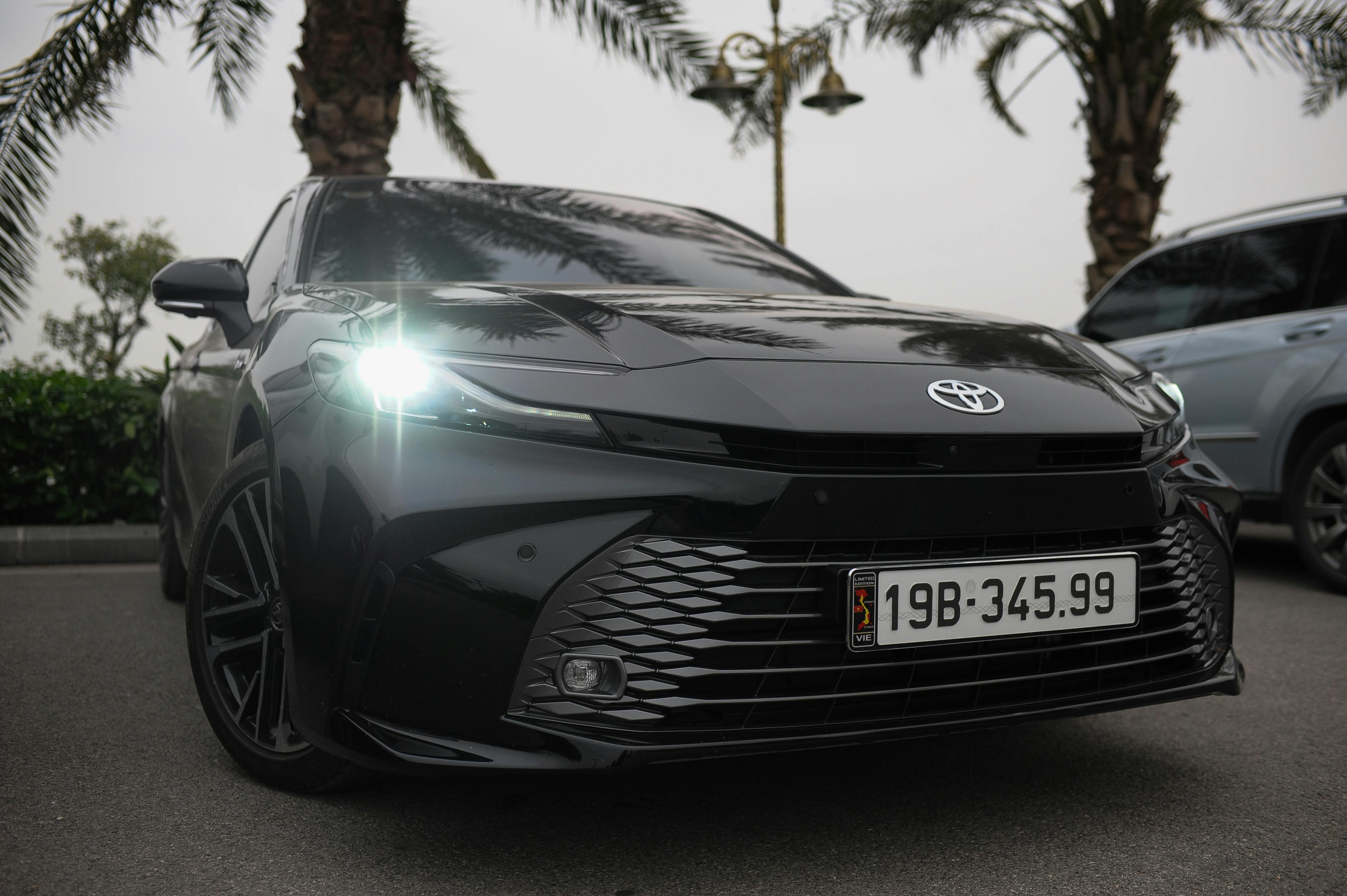 Toyota recalls 550,000 Highlander SUVs because seat backs may fail to lock — Photo by Thang Nguyen on Pexels