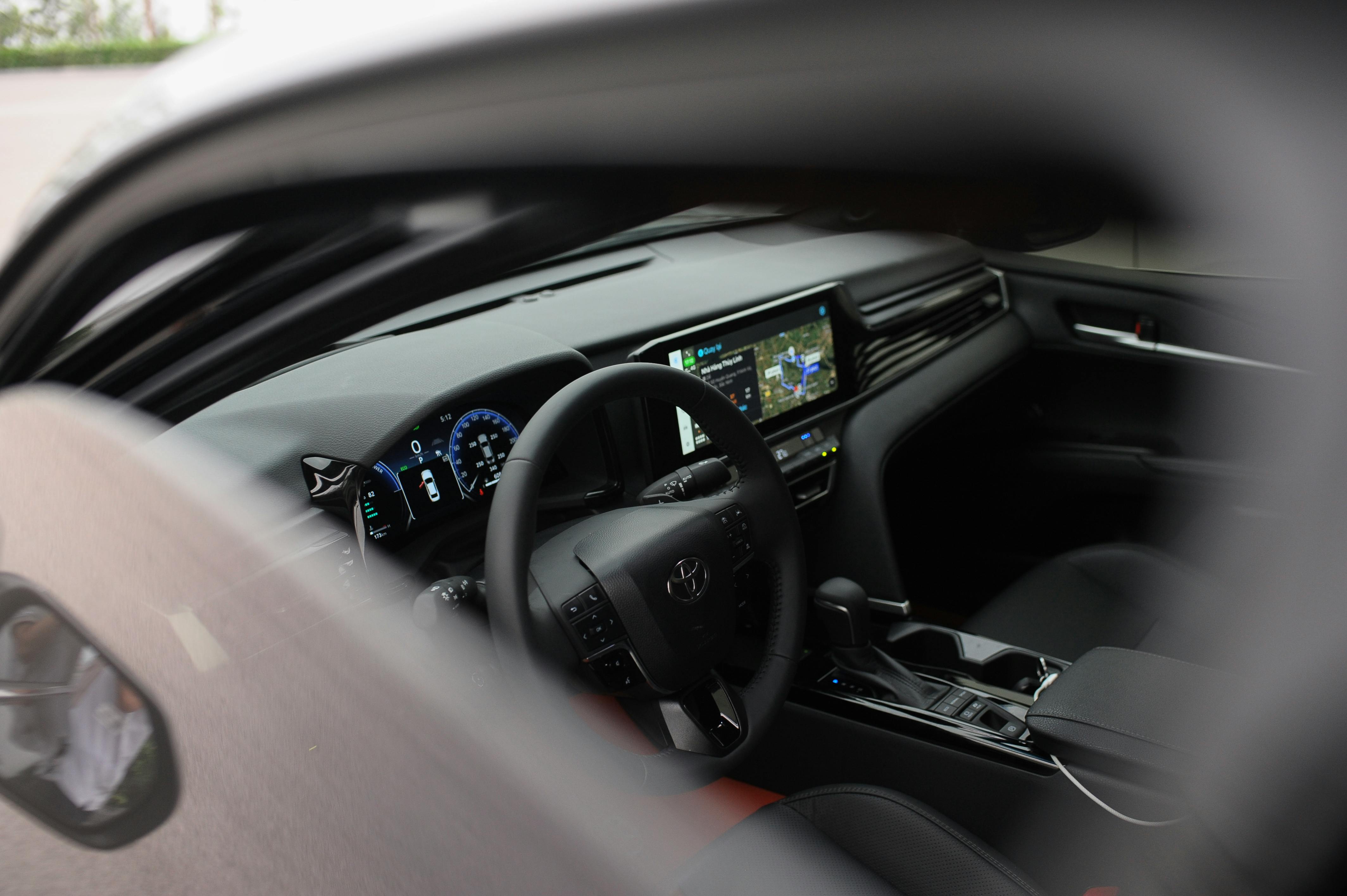 Toyota recalls 550,000 Highlander SUVs because seat backs may fail to lock — Photo by Thang Nguyen on Pexels