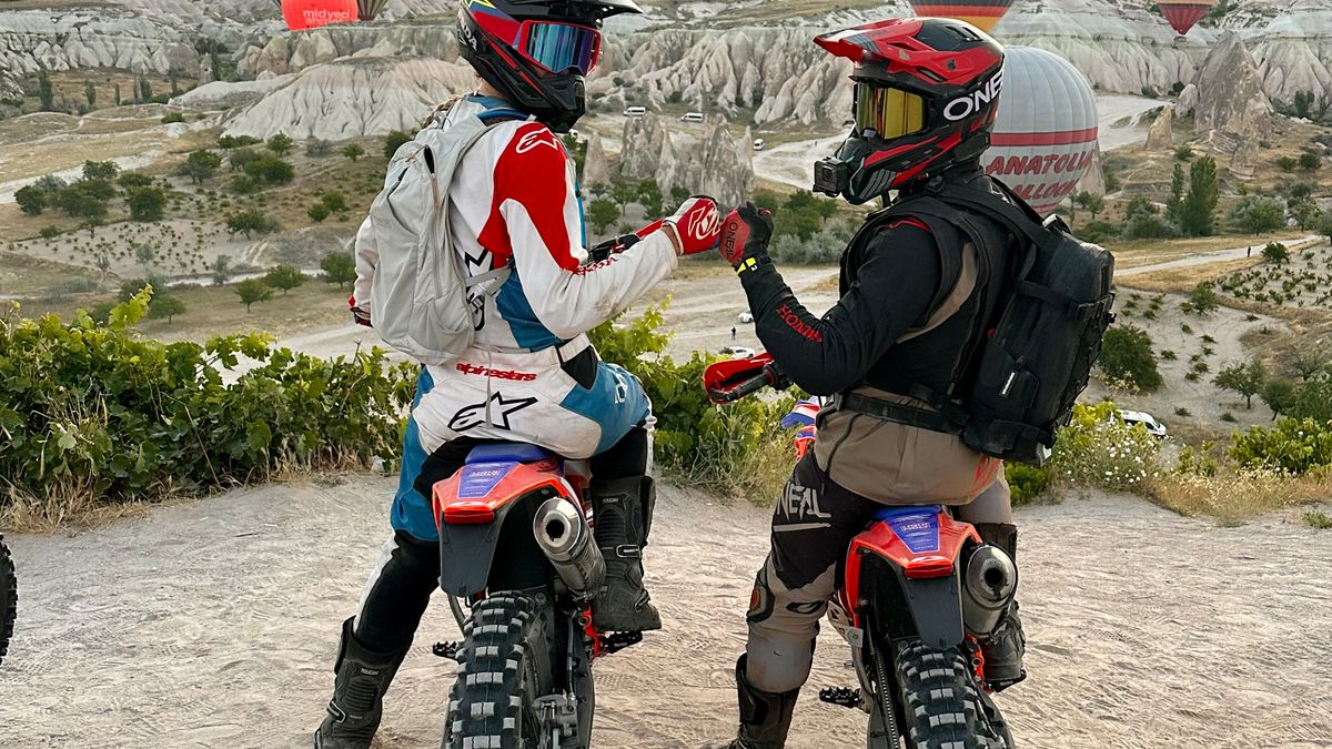 Roadtrip moto solo femme conseils pratiques 2026 - illustration