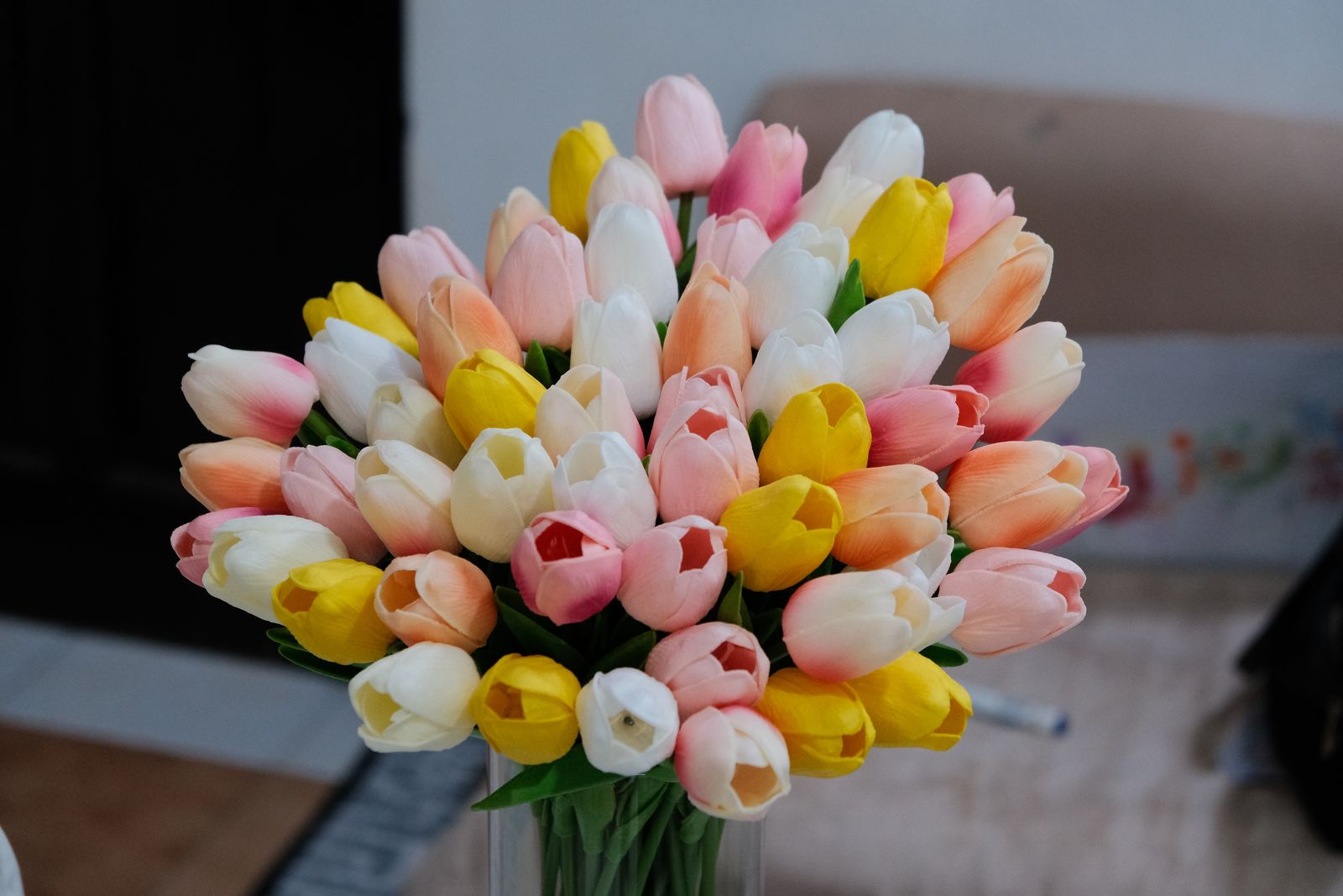 Boeket tulpen in pastelkleuren
