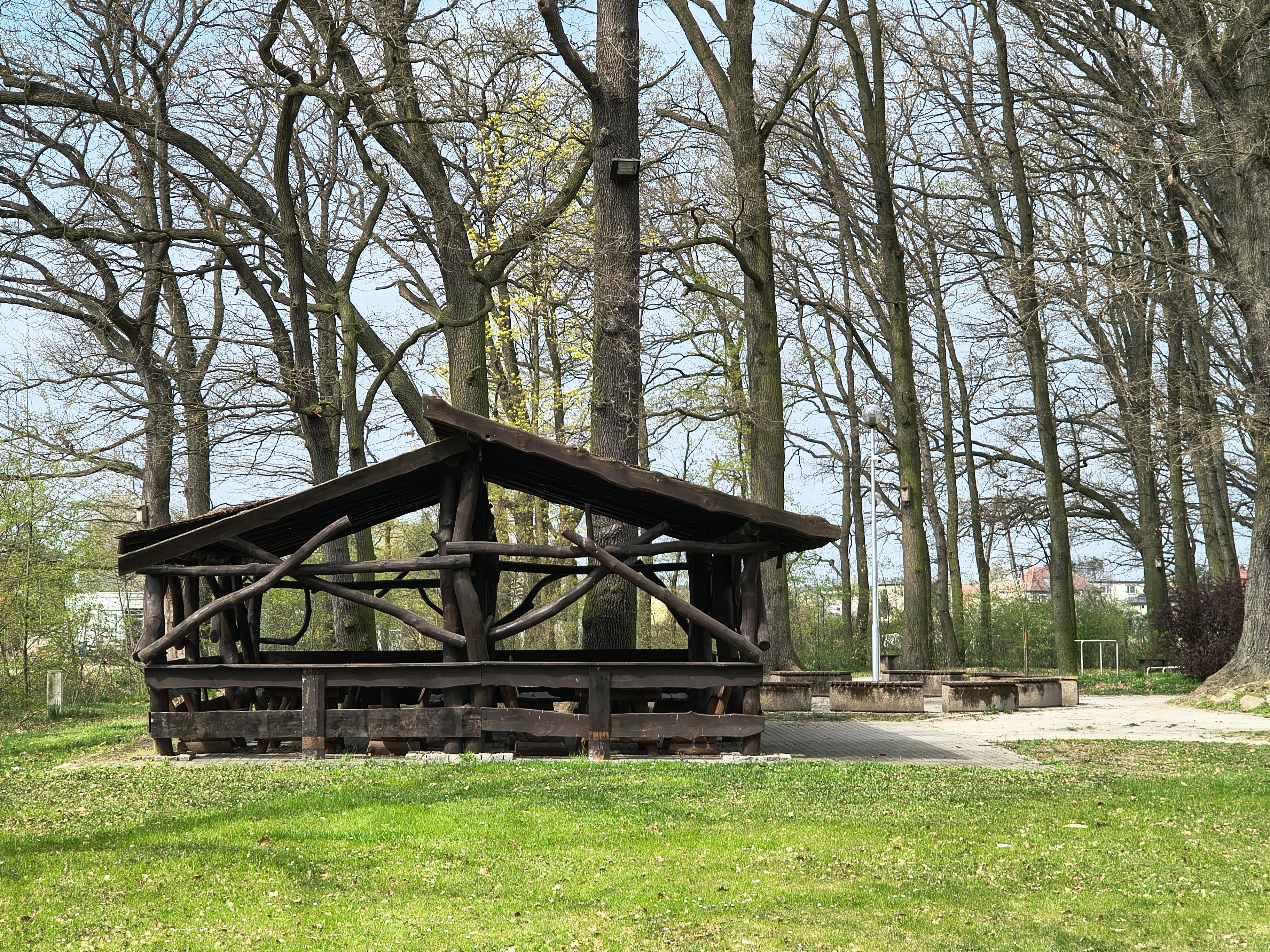 Individuelle Holzkonstruktion im Garten