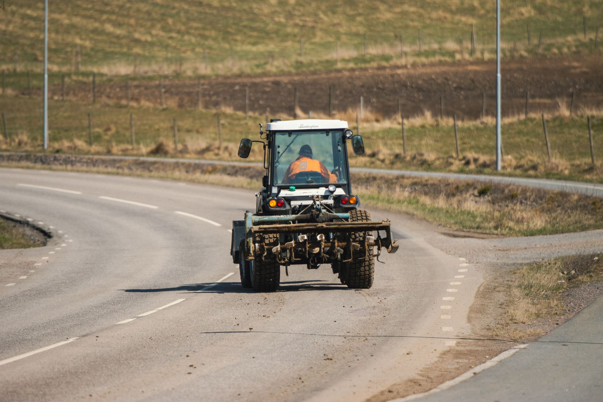 Zeven gewonden bij botsing tractor en auto's in Poederoijen