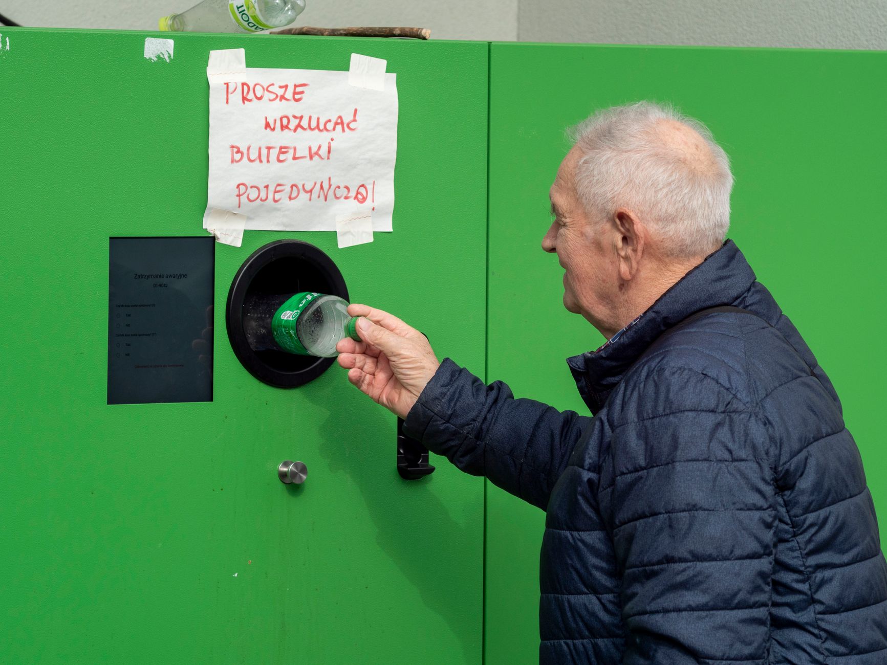 Kabinet wil statiegeld op melk- en sapflessen