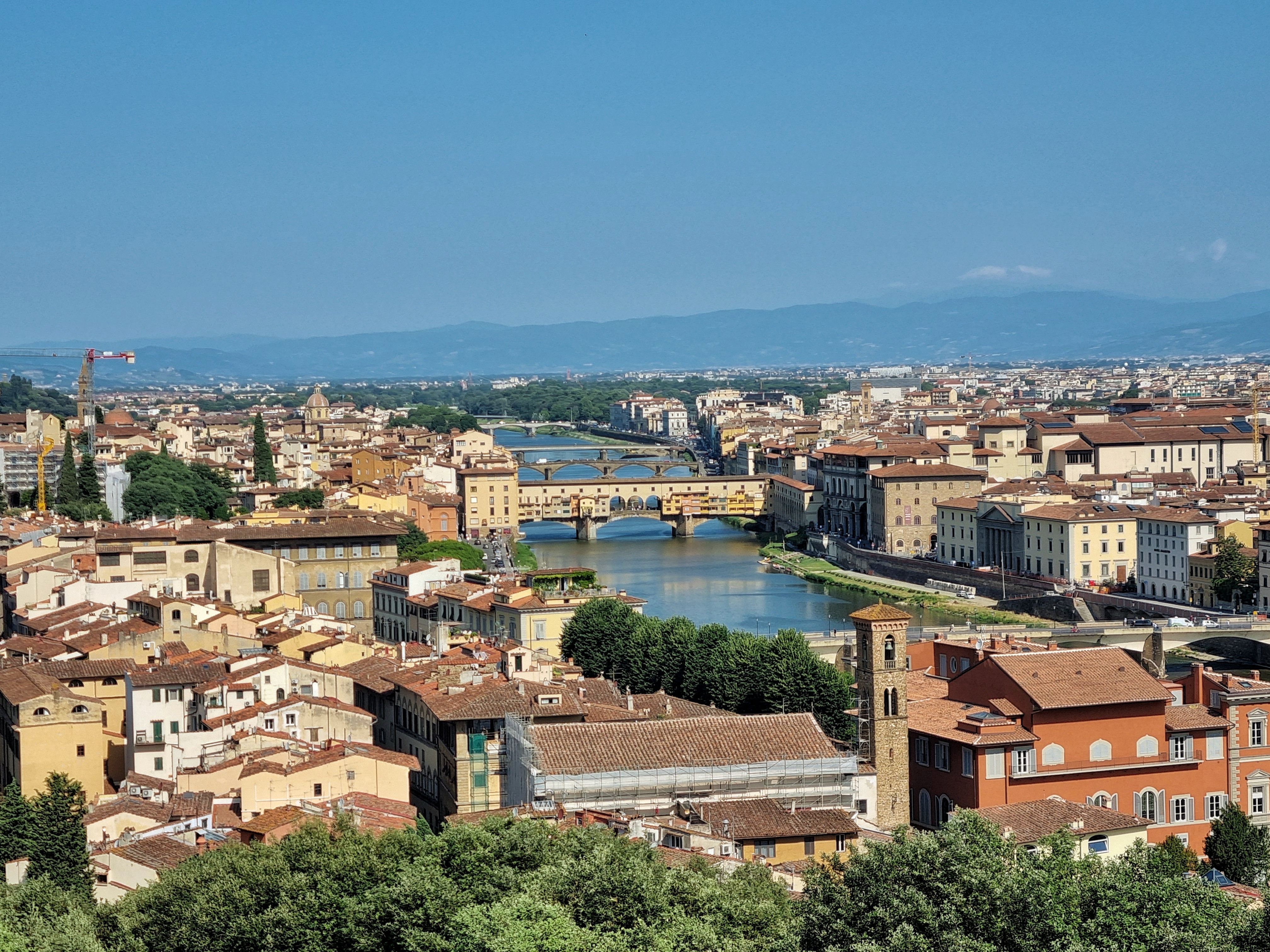 Italian cities sweep 2026 remote-work index: Genoa, Bari and Catania top global list — Photo by Aliguieri on Pexels