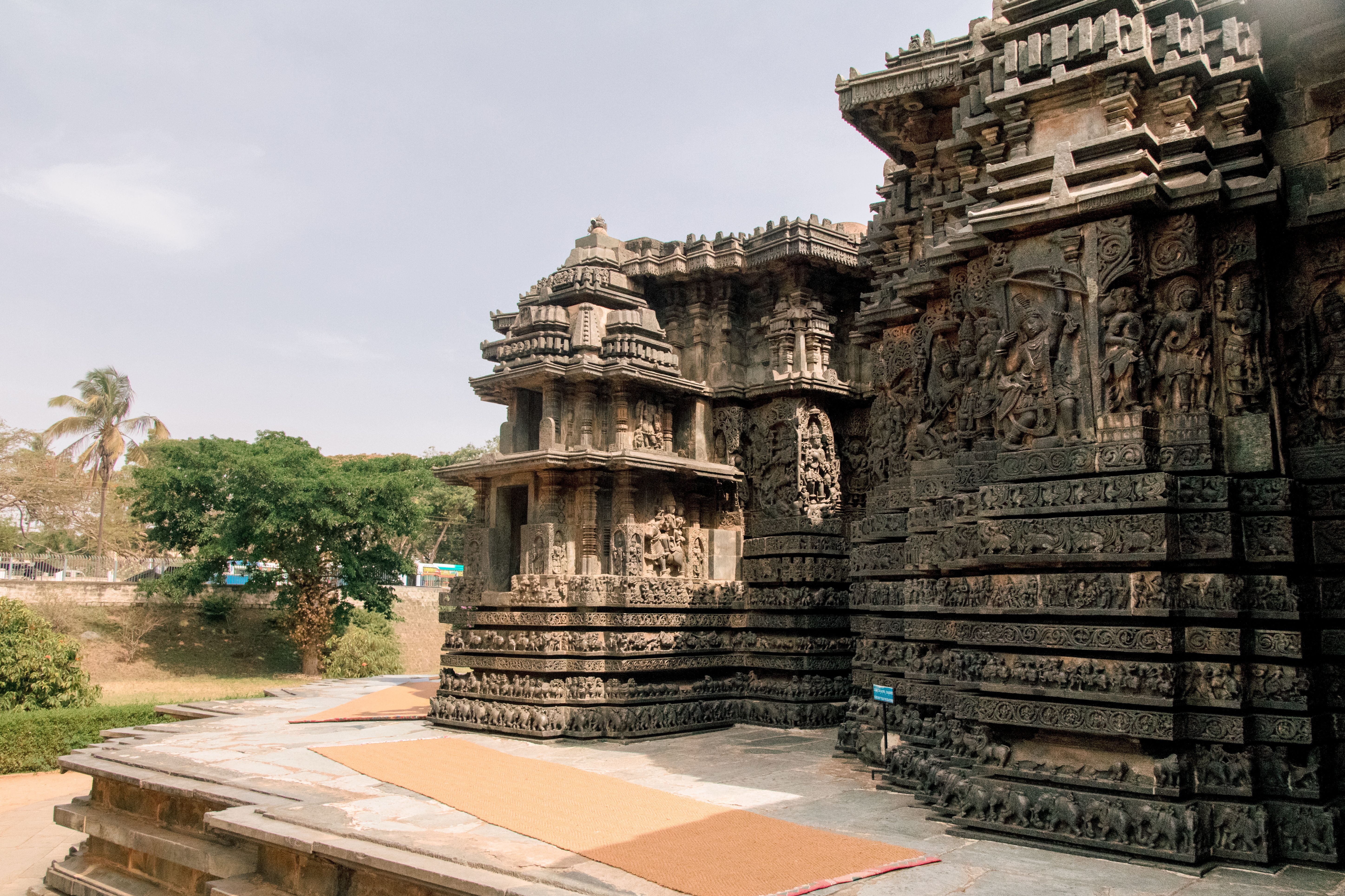 Intricate Ancient Indian Temple Architecture · Free Stock Photo