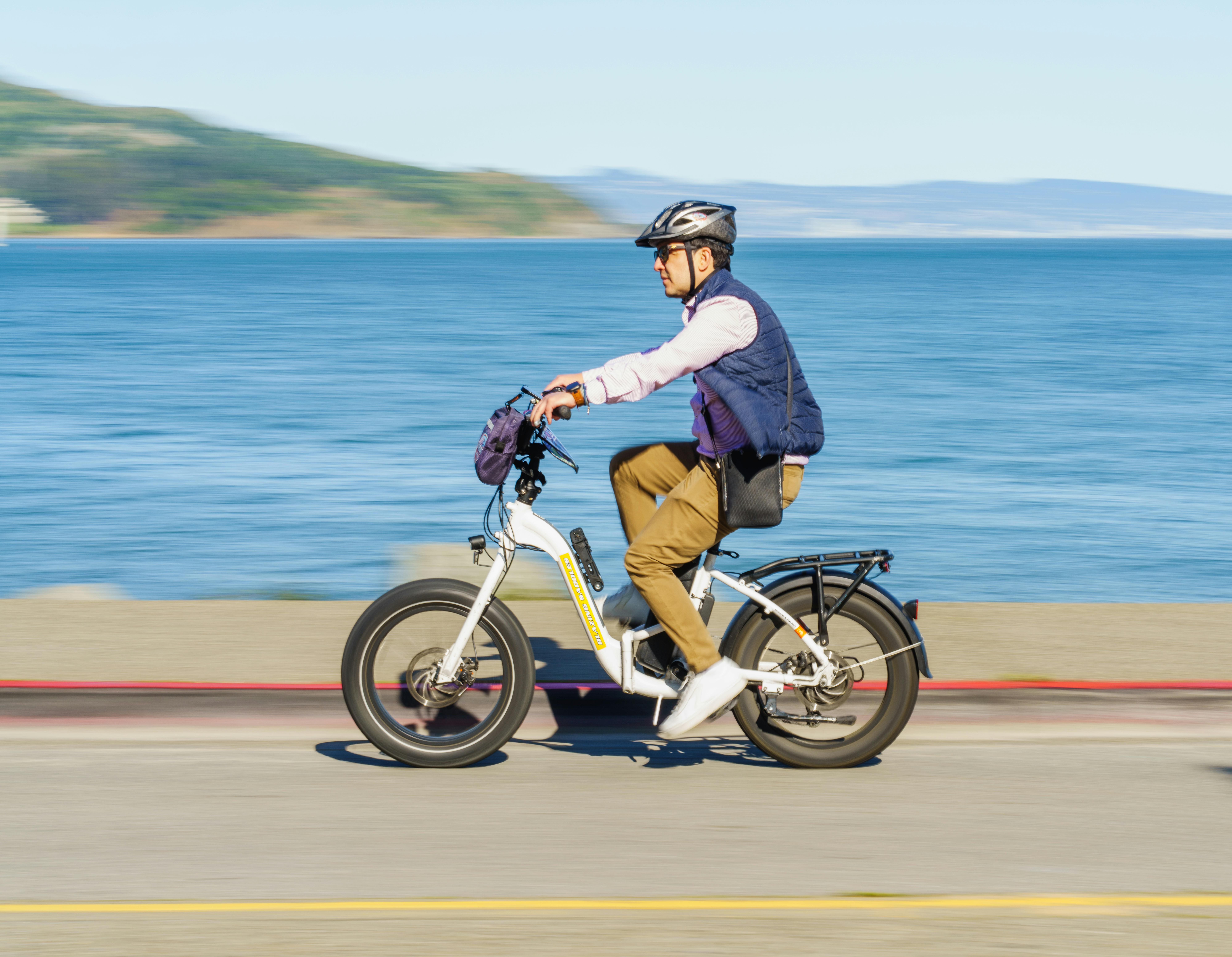 Addmotor E-325 Electric Cargo Bike: A New Era of Mobility for Families, Commuters, and Small Businesses — Photo by Robert So 