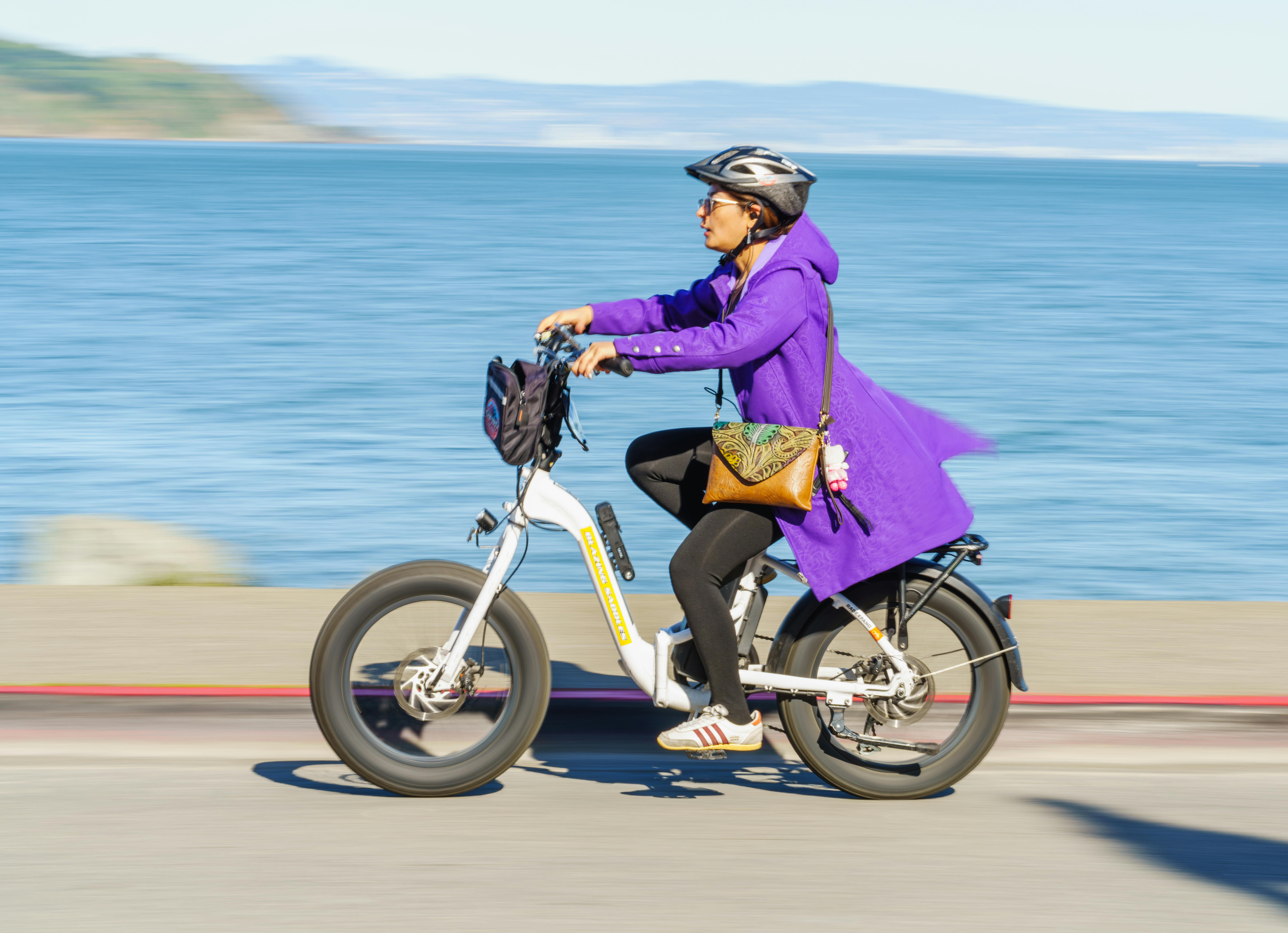 How Folding Ebikes Are Changing Urban Mobility — Photo by Robert So on Pexels