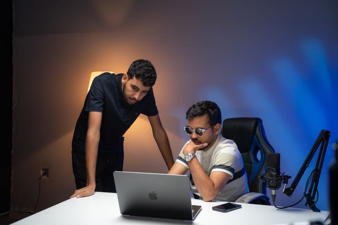 شركة سيو لمتاجر سلة - SEO expert auditing Salla store technical settings