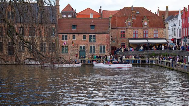 Begijnhof and Minnewater quiet walk — Bruges
