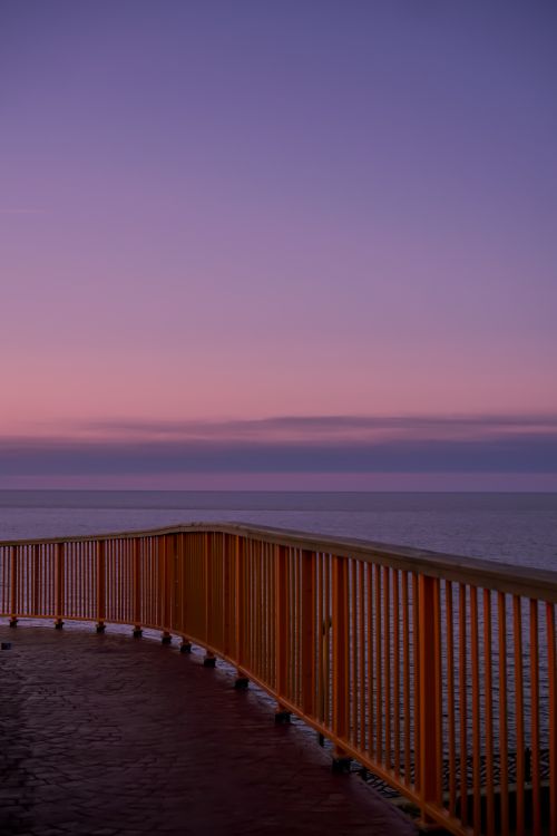 Free A stunning view of the sunset over the ocean from a scenic overlook in Trabzon, Türkiye. Stock Photo