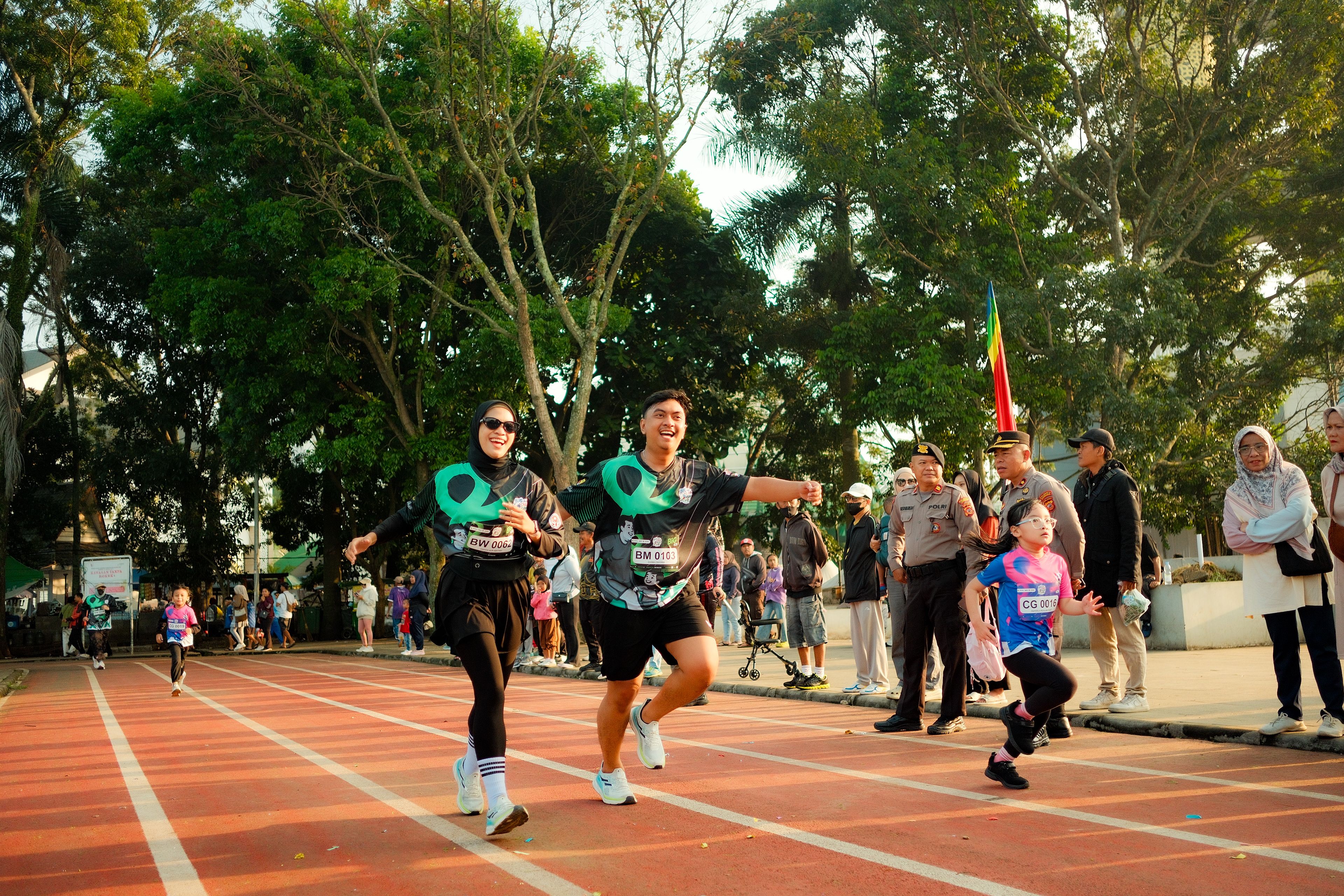 Joyful Marathon Event with Diverse Participants