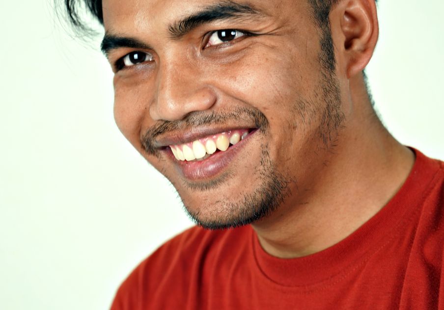 Online dating: starting a conversation on a niche platform