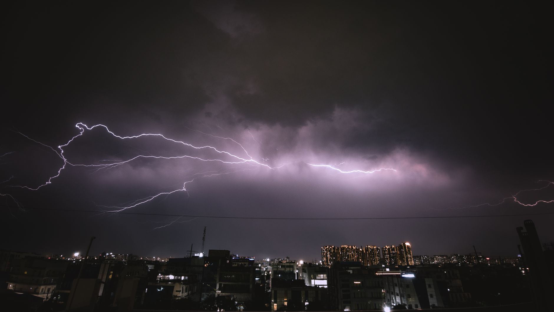 Uttar Pradesh Storms and Rains Death Toll Rises to 111, Russian President Putin Expresses Condolences