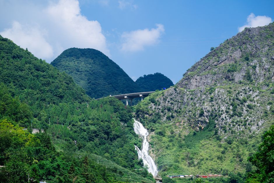 Huangguoshu Waterfall Silong Gorge — When to Visit