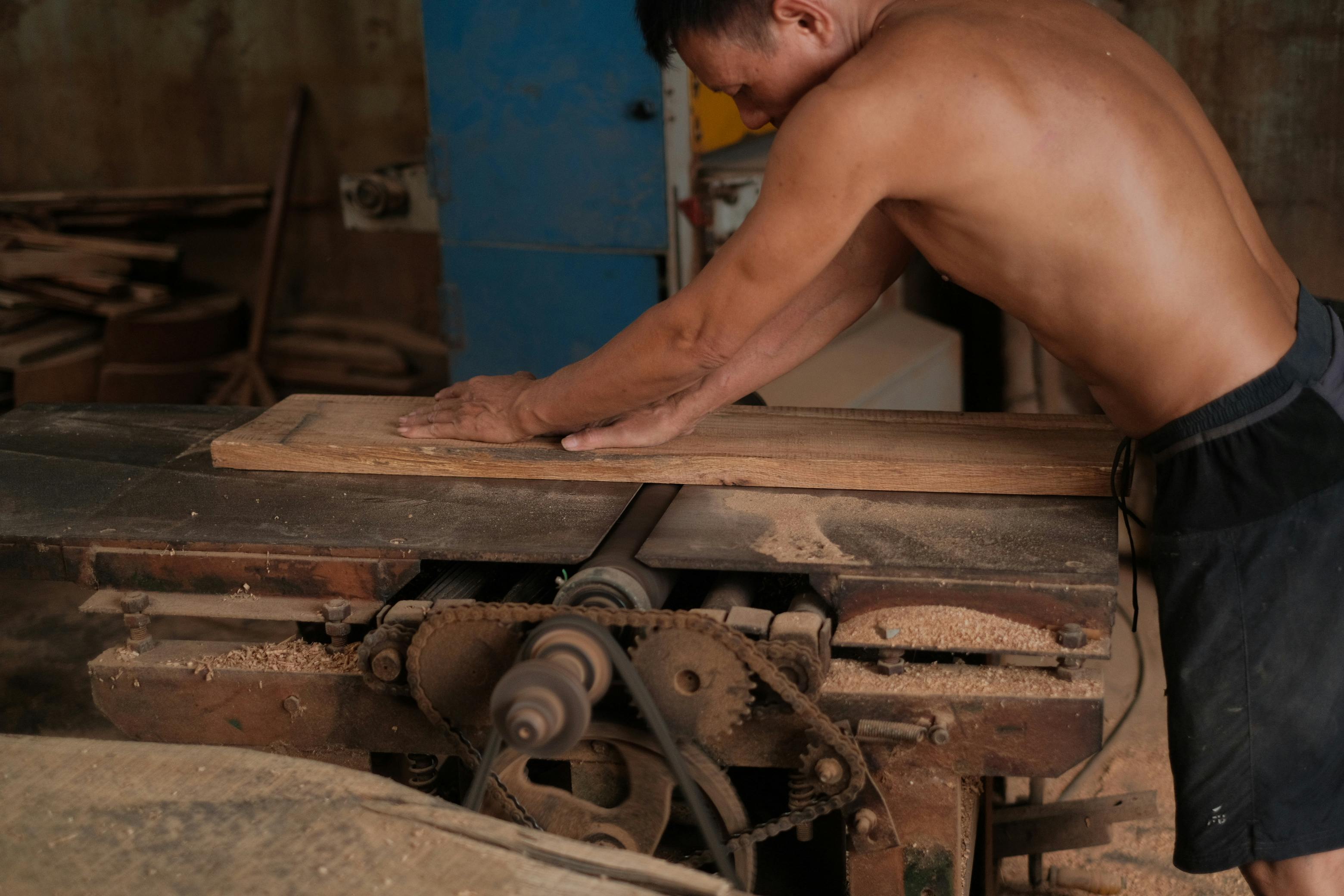 When Should I Use a Push Stick for Table Saw Safety?