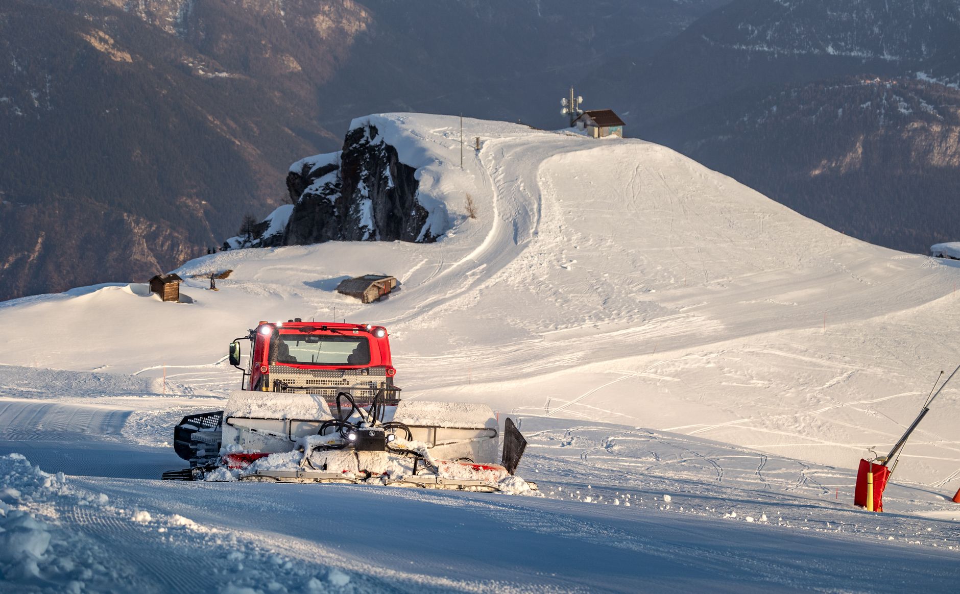 Best Scotland Ski Resorts - Top Slopes, Snow-Sure Trails, and Après-Ski