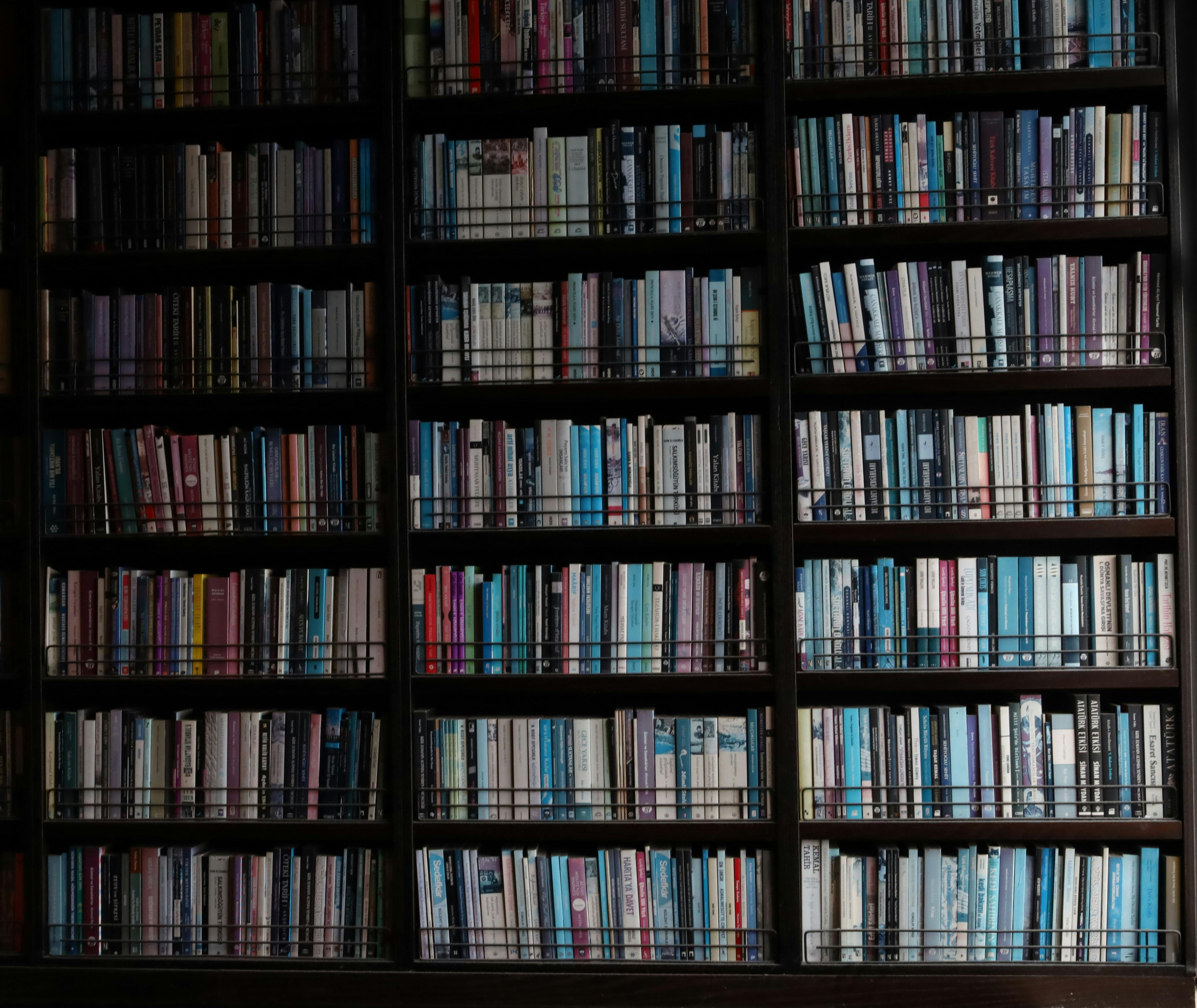 28 Self Development Books To Change Your Life In 2026 — Photo by Melike on Pexels