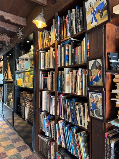 Free Cozy and artistic bookstore interior filled with books and art in İstanbul, Türkiye. Stock Photo