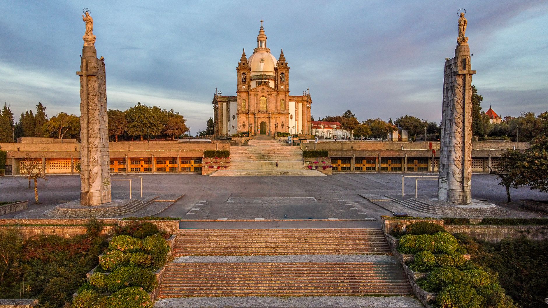 bom jesus monte braga portugal baroque staircase sanctuary