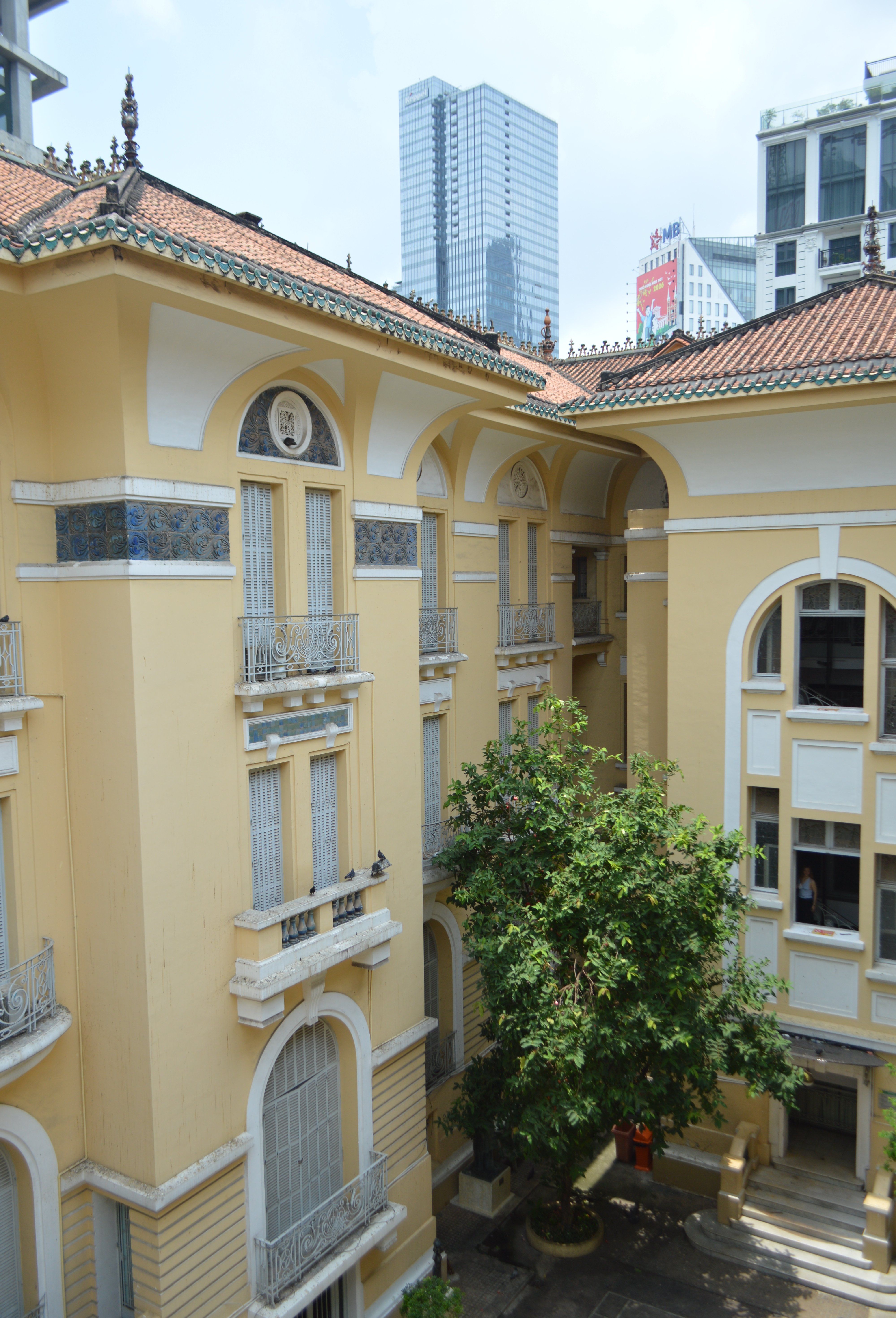 Colonial Architecture in Urban Cityscape · Free Stock Photo