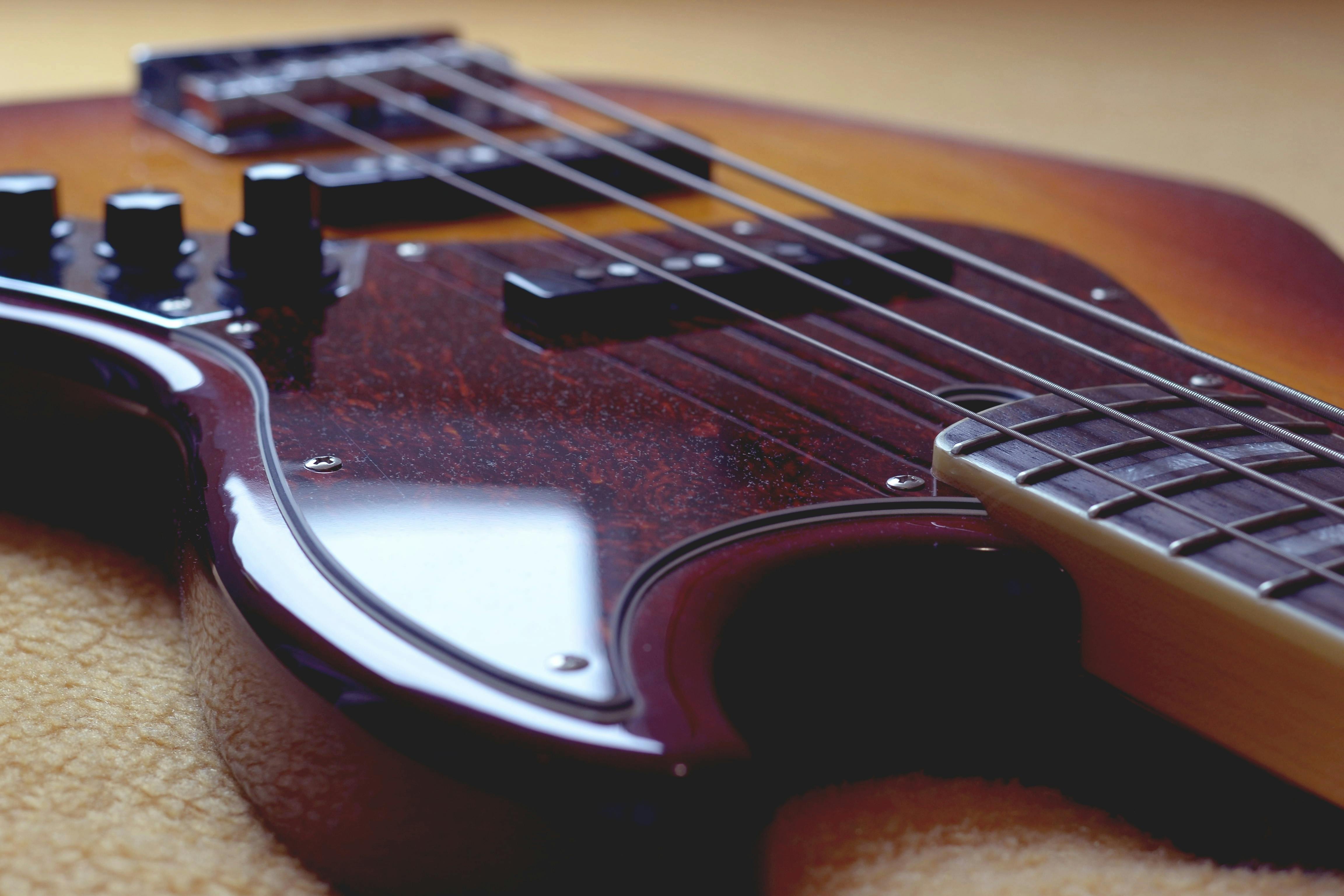 Berklee Basic Riffs For Bass