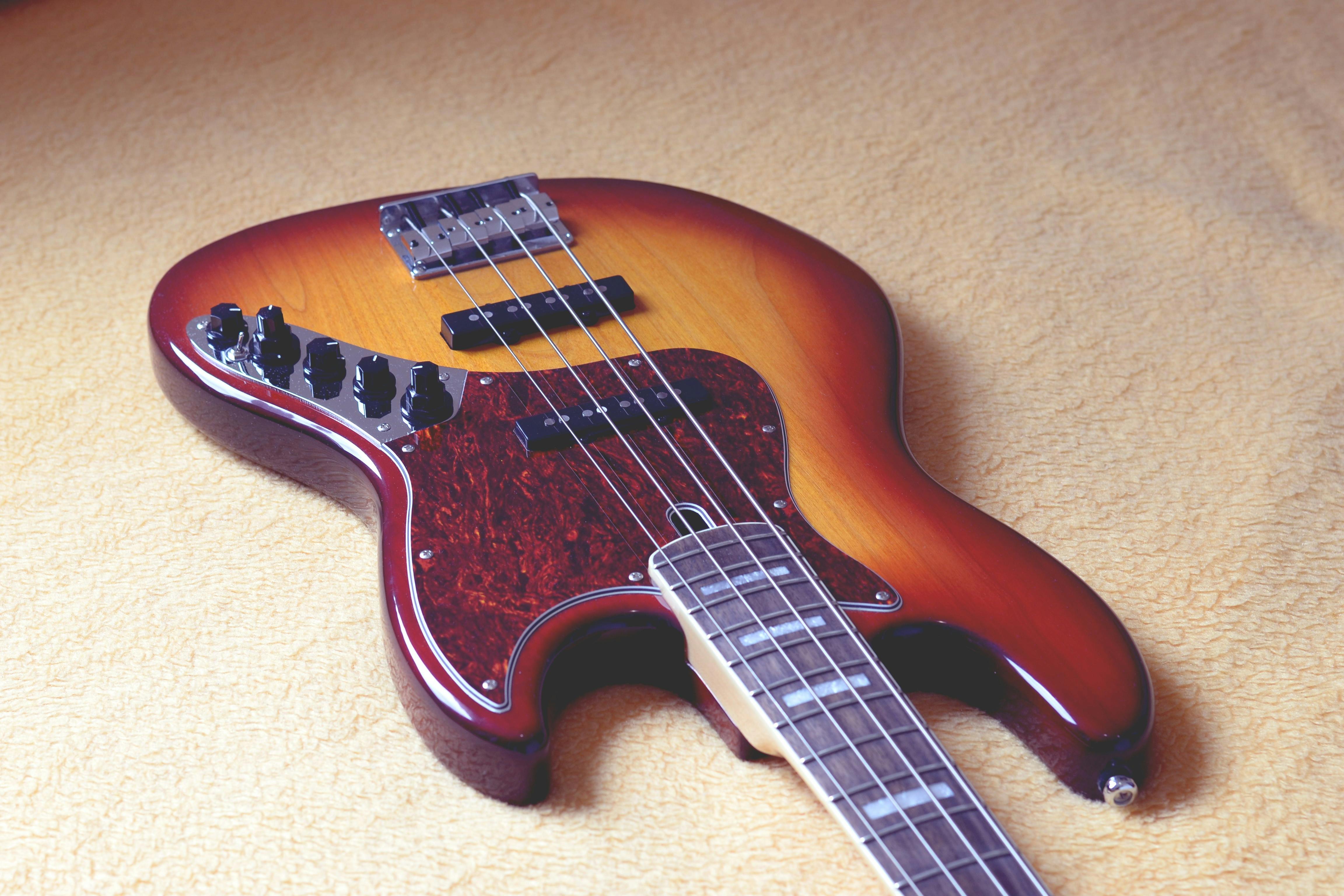Berklee Basic Riffs For Bass