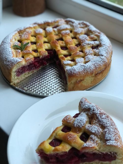 Homemade cherry pie with a lattice crust — photo by Unaizat Abdulgamidova on Pexels