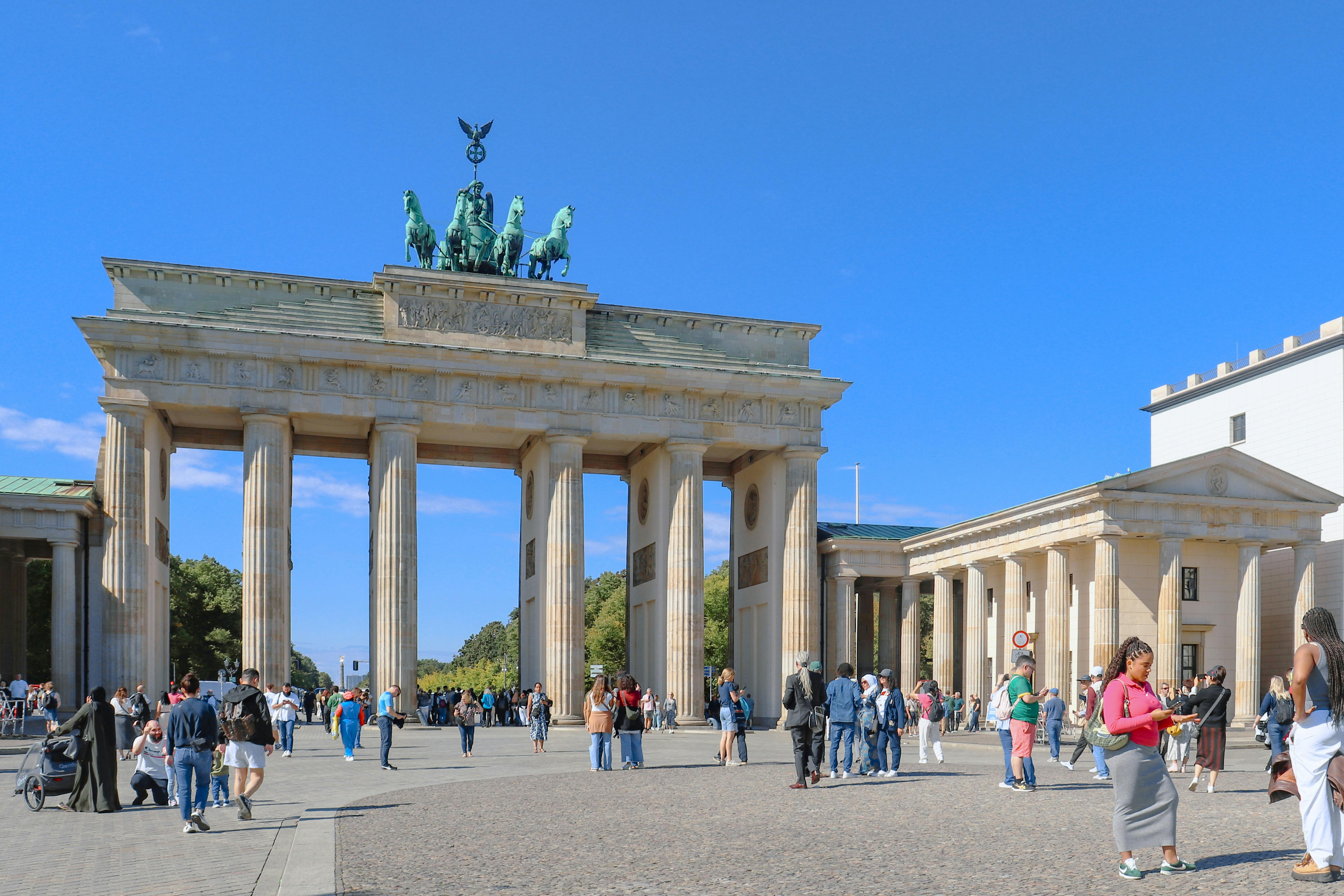 immigration lawyer berlin — Photo by Claudia  Solano on Pexels