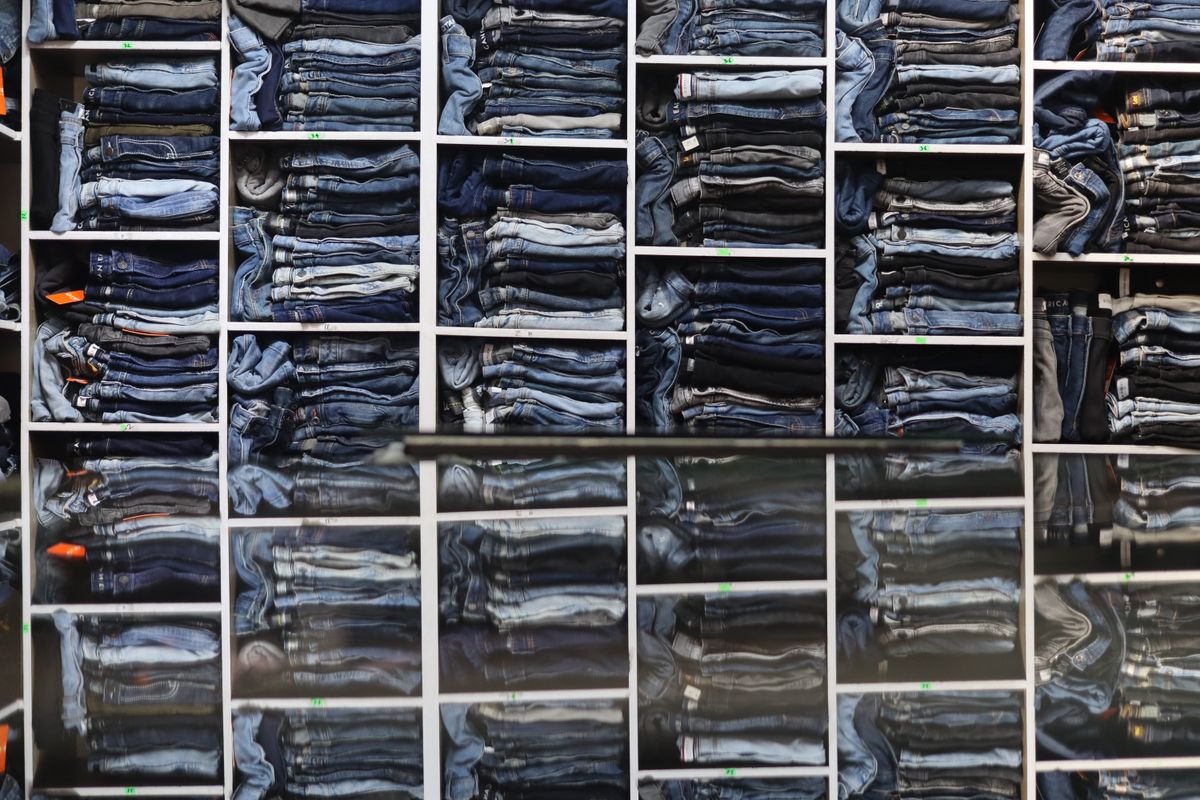 ebay and marketplace delivery in Par — Loaded properly: blankets, straps and a plan in Par