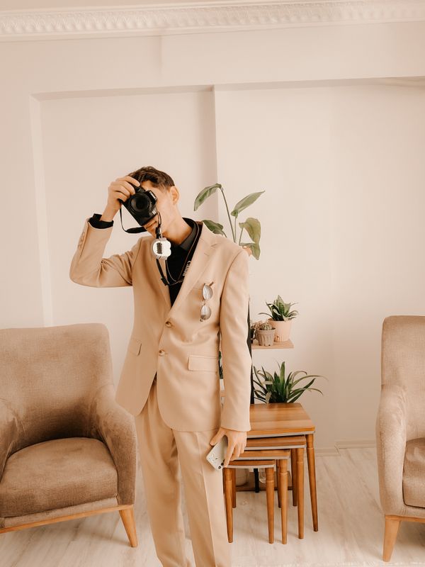 Minimal fashion editorial by Talha Kuğu on Pexels