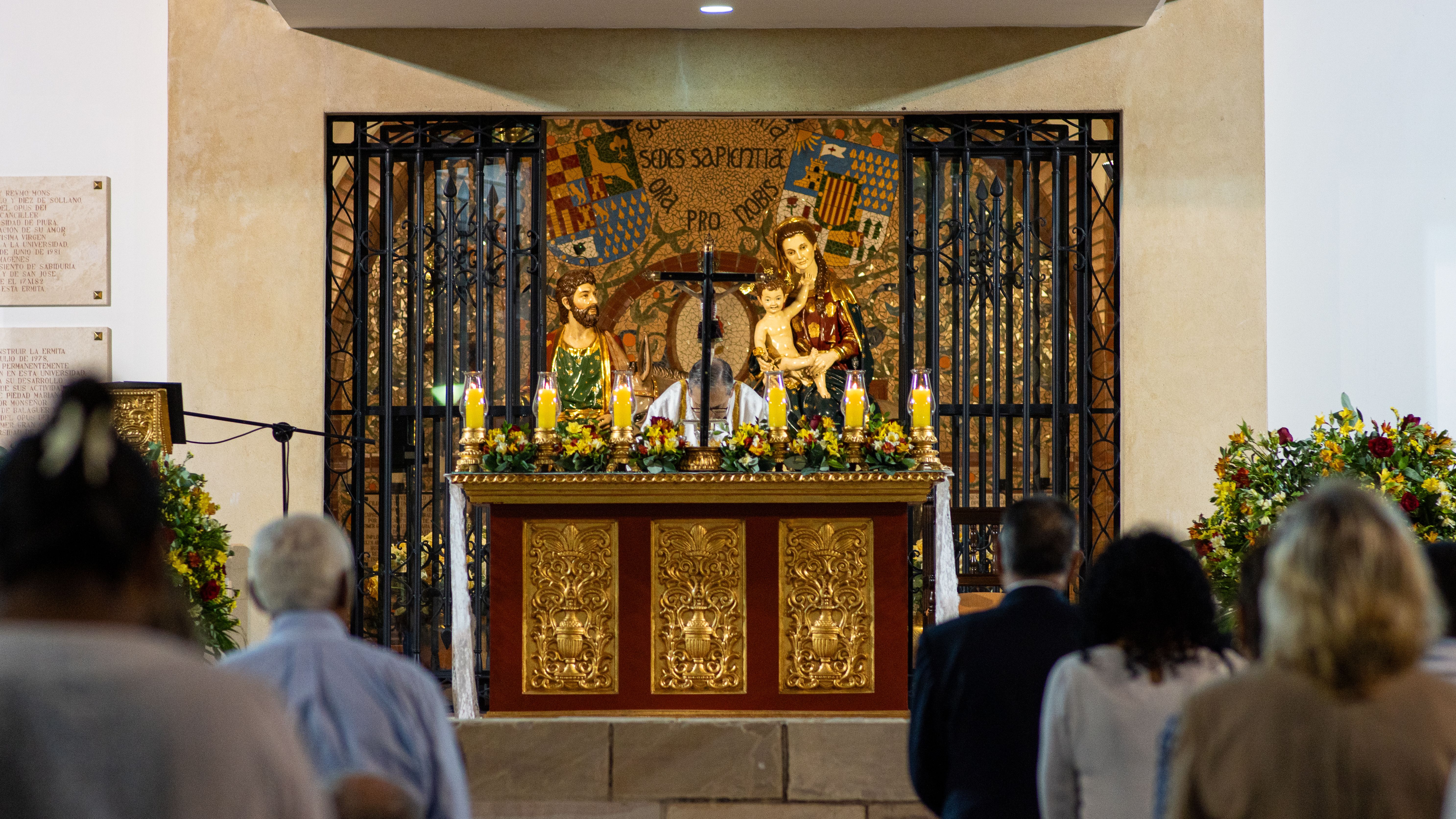 Religious Ceremony at an Ornate Altar in Piura · Free Stock Photo