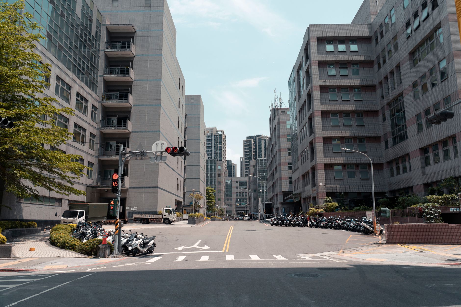 Taiwan-Linked Tech Park Planned on Intel-Abandoned Polish Site as Foxconn Eyes EV Hub Deal