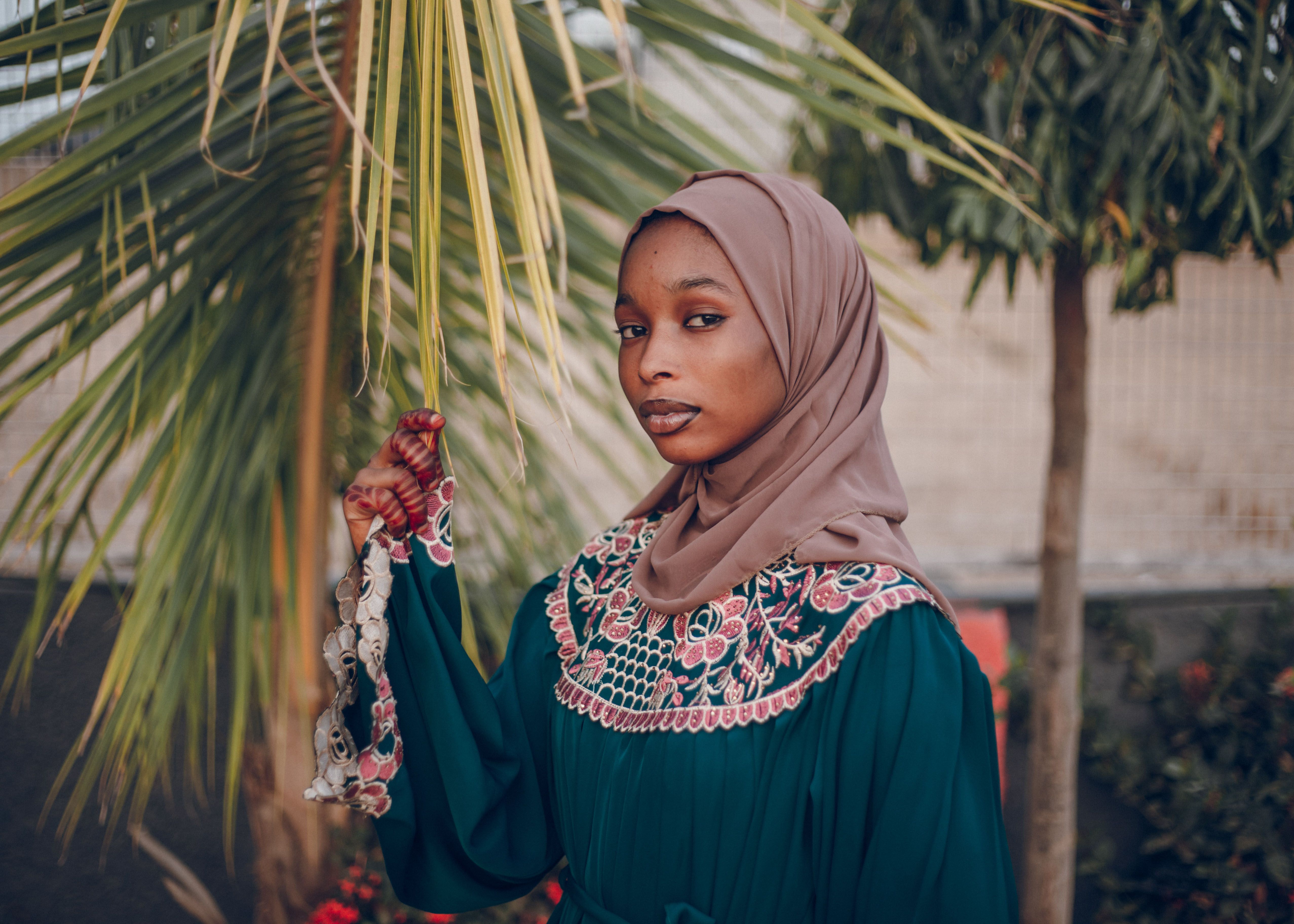 Elevate Your Wardrobe: Modern Muslim Fashion Trends from Pasartais