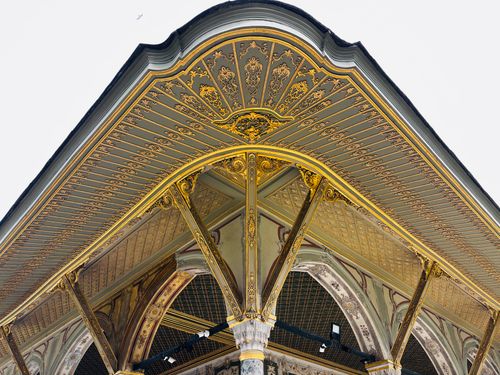 Free Close-up of the ornate and gilded roof design at Istanbul's Topkapi Palace, showcasing Ottoman architecture. Stock Photo