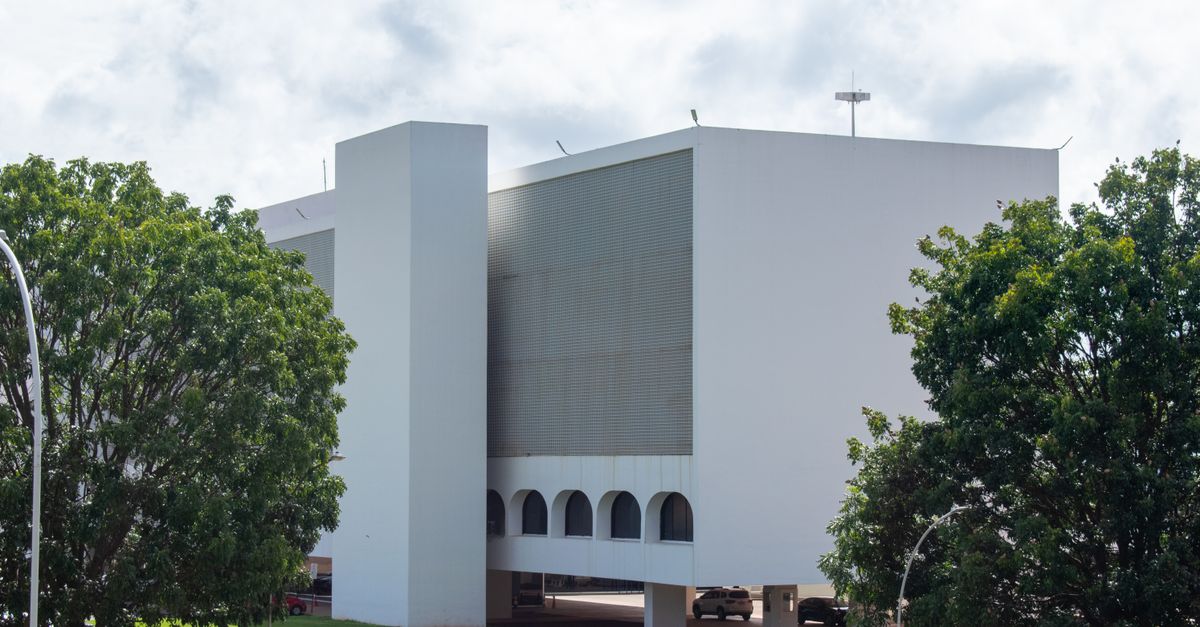 Man, 22, Arrested Over Alleged Voyeurism at NTU Gym in Singapore