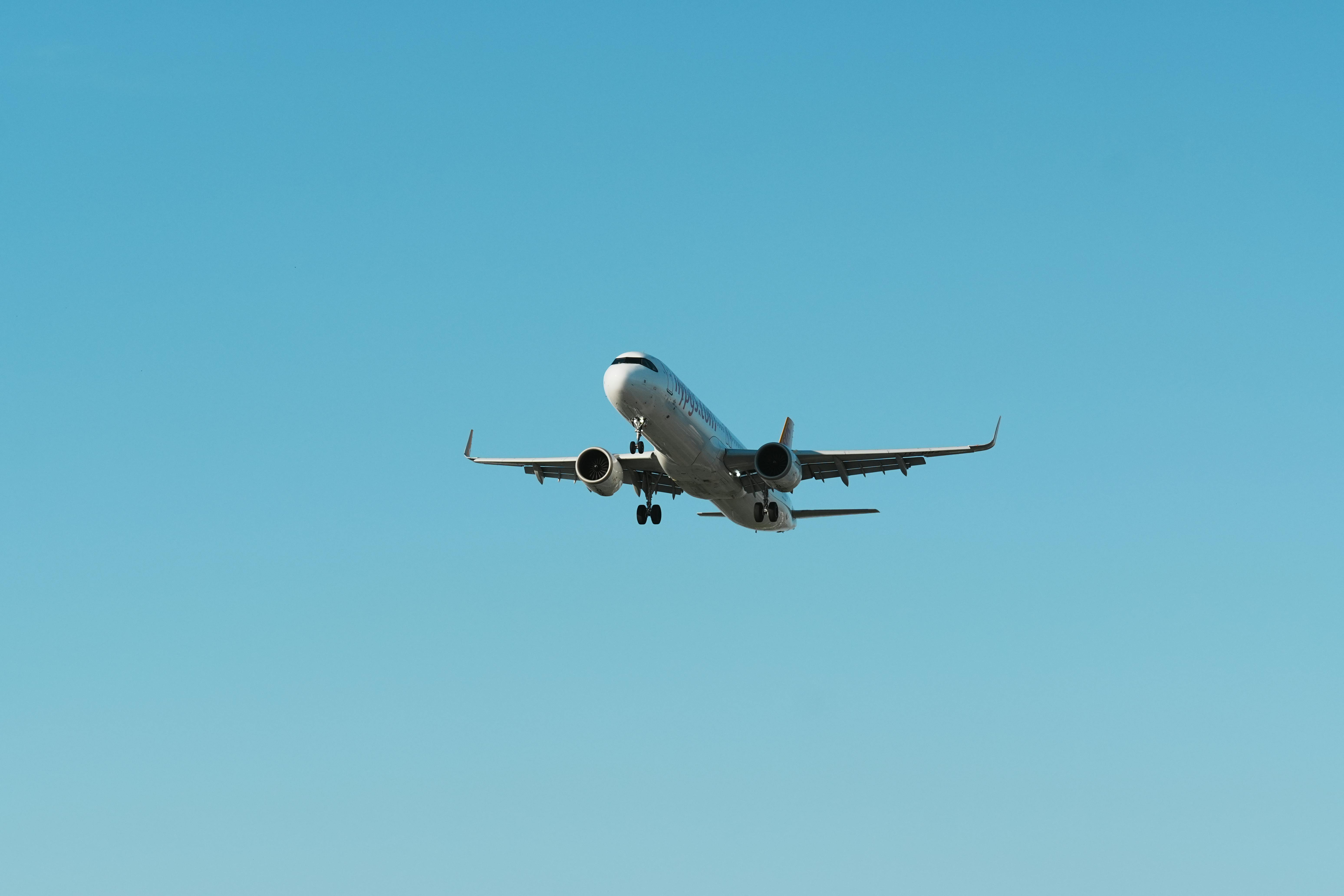 How Frequent Flyers Really Use Airline Miles (2026 Guide) — Photo by cnrdmroglu on Pexels
