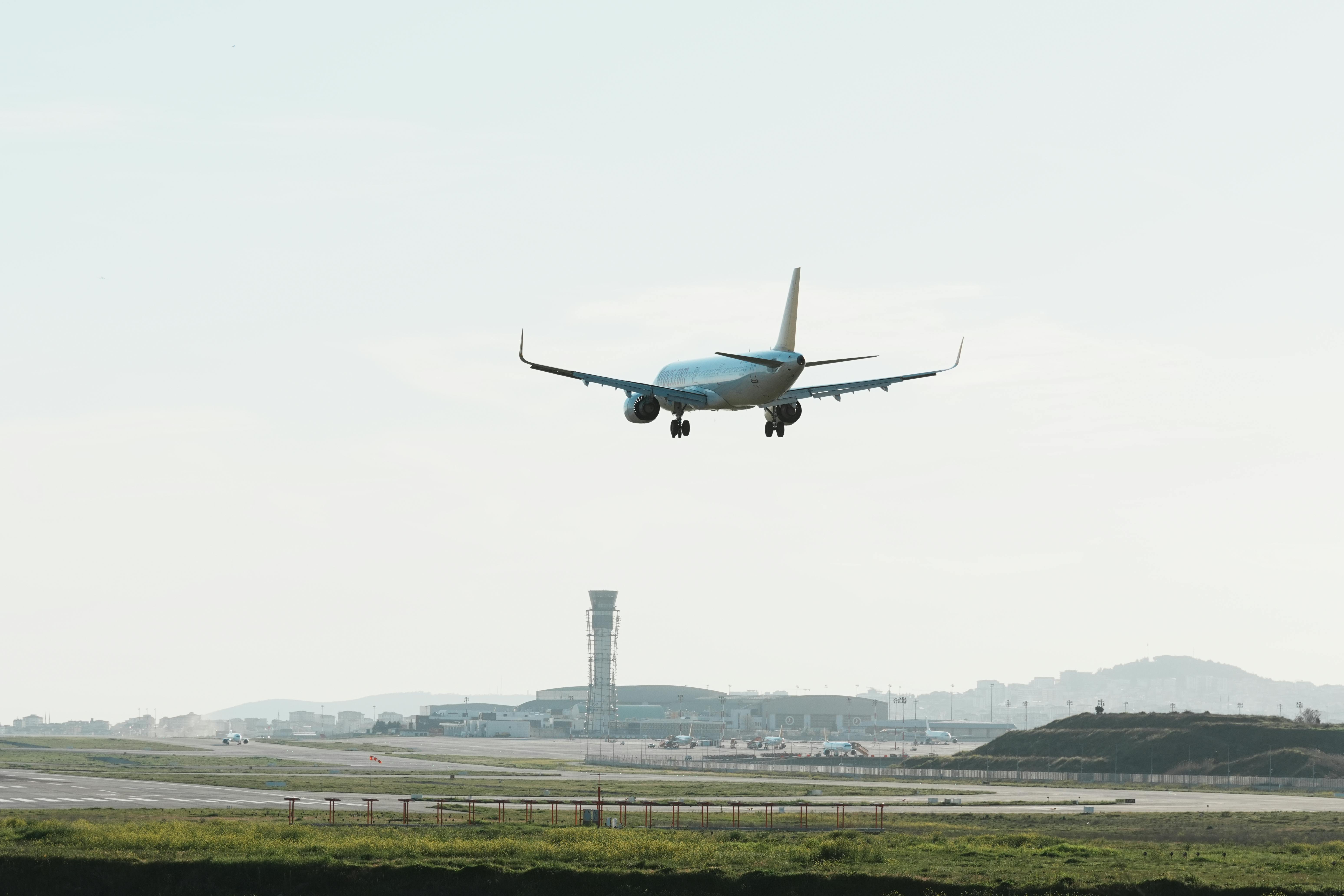 How Frequent Flyers Really Use Airline Miles (2026 Guide) — Photo by cnrdmroglu on Pexels