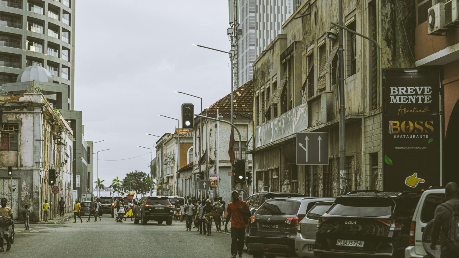 Street scene in downtown luanda angola, Mauritius