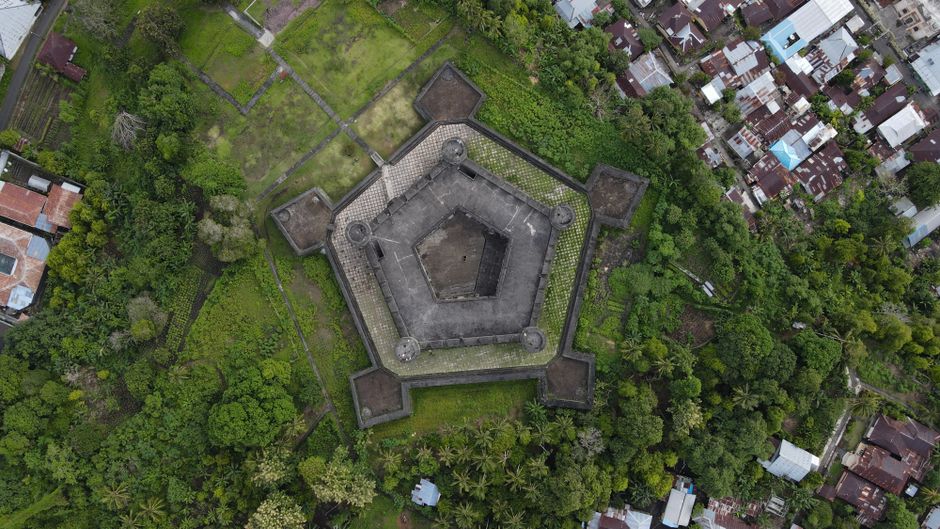 Kisah Benteng Tawiri: Saksi Bisu Perjuangan Rakyat Labuha Melawan Kolonialisme