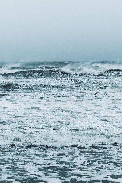 Free Captured the powerful waves crashing on the shore of Wissant, France, showcasing nature's raw beauty. Stock Photo