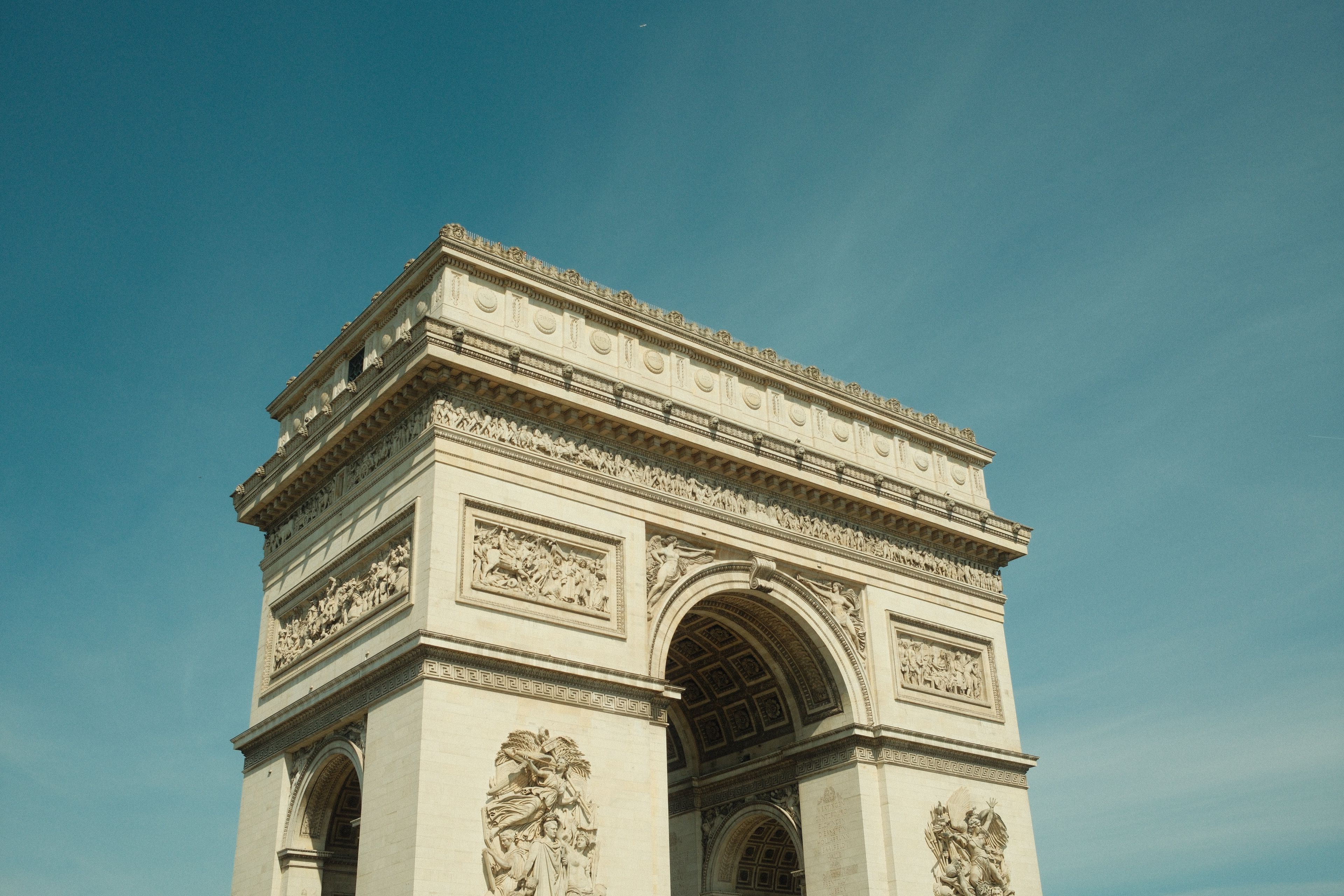 Majestic View of Arc de Triomphe in Paris · Free Stock Photo