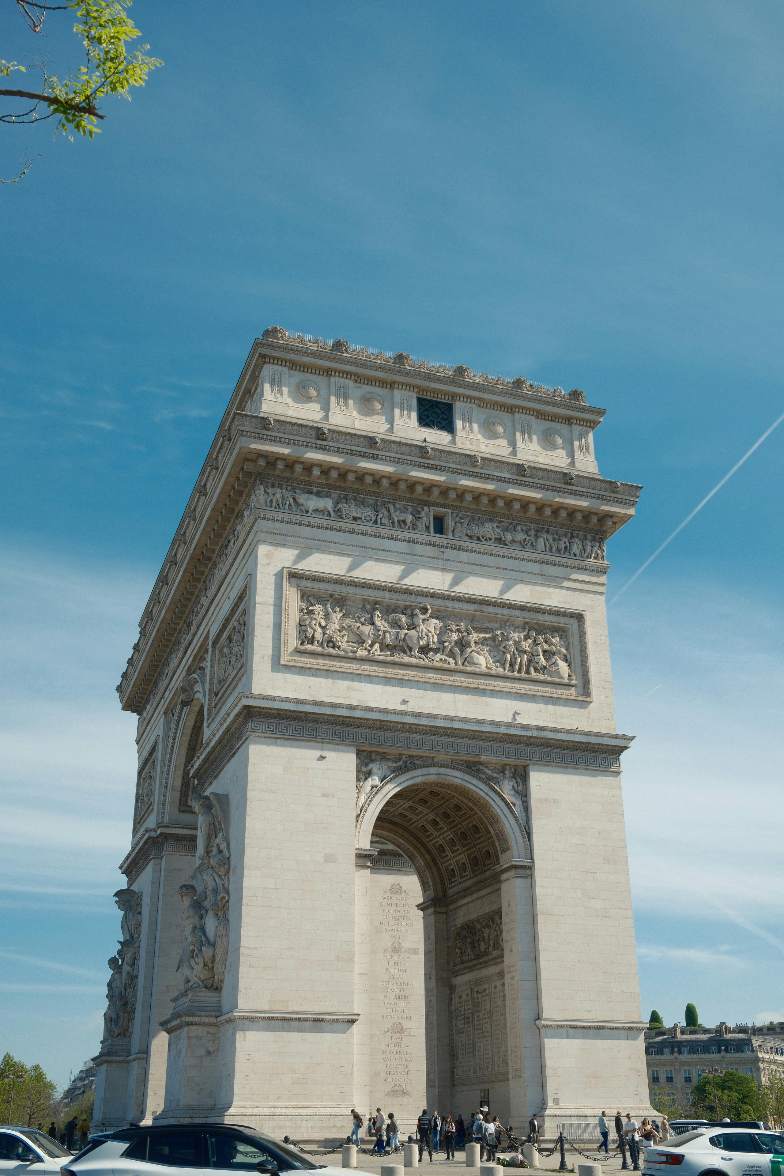 Majestic View of Arc de Triomphe in Paris · Free Stock Photo