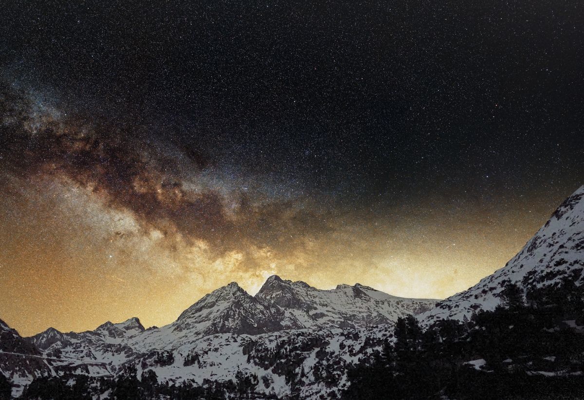 Stunning Night Sky with Milky Way over Snowy Mountains · Free Stock Photo