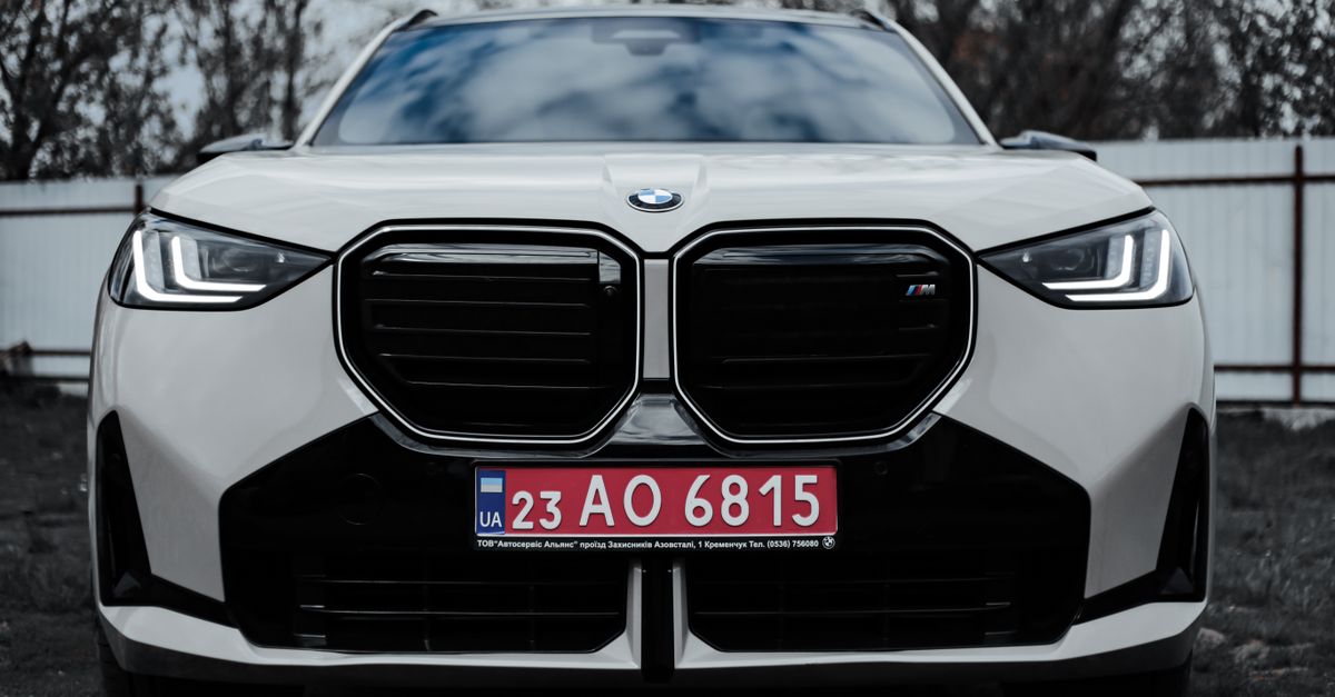 Профессиональные студийные фотографии автомобилей