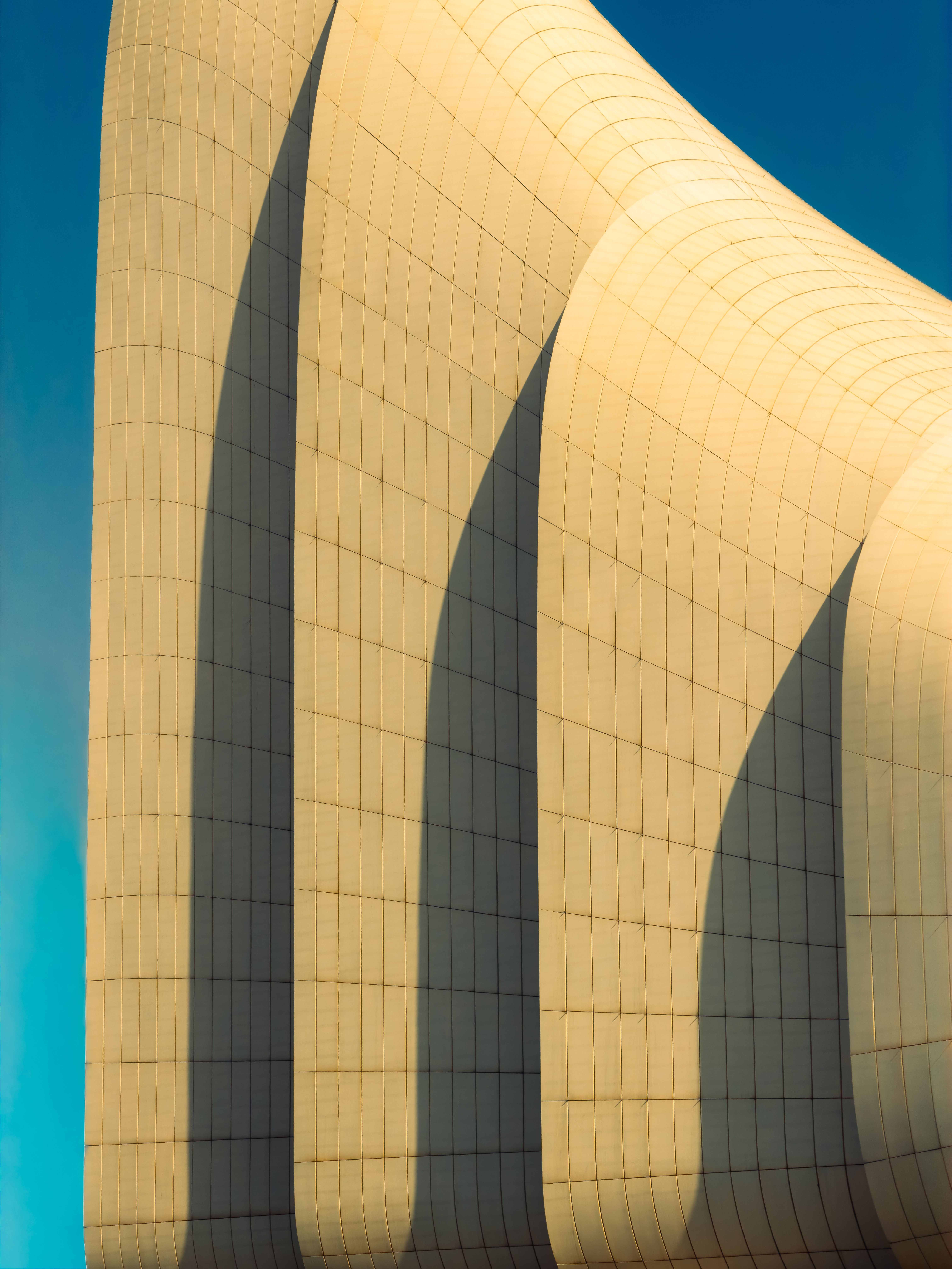 Architectural Marvels of Baku's Heydar Aliyev Center · Free Stock Photo