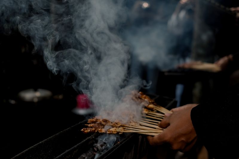Karak kerupuk beras kemasan siap edar dari sentra makanan ringan