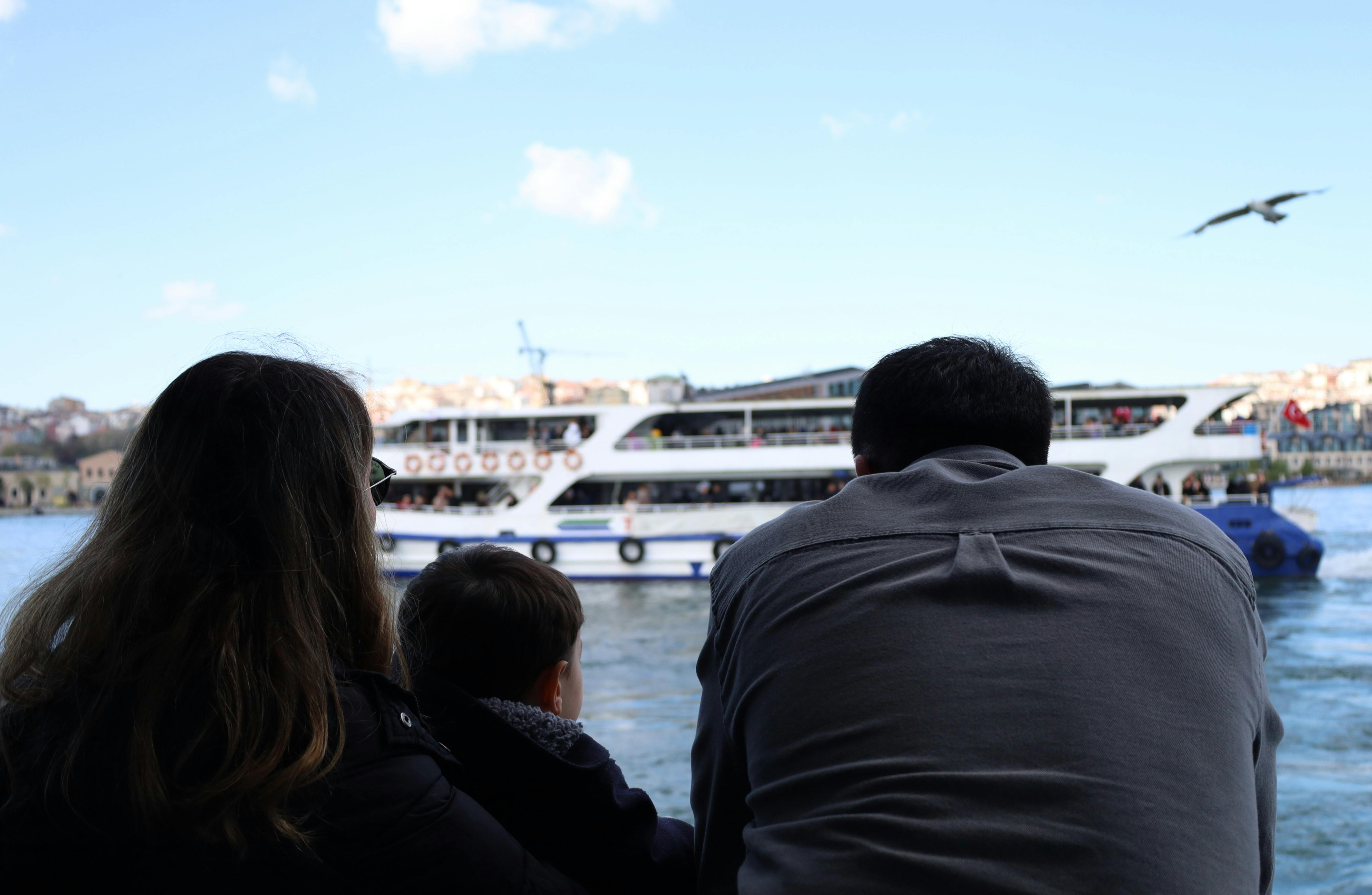 family travel tours — Photo by Melike on Pexels