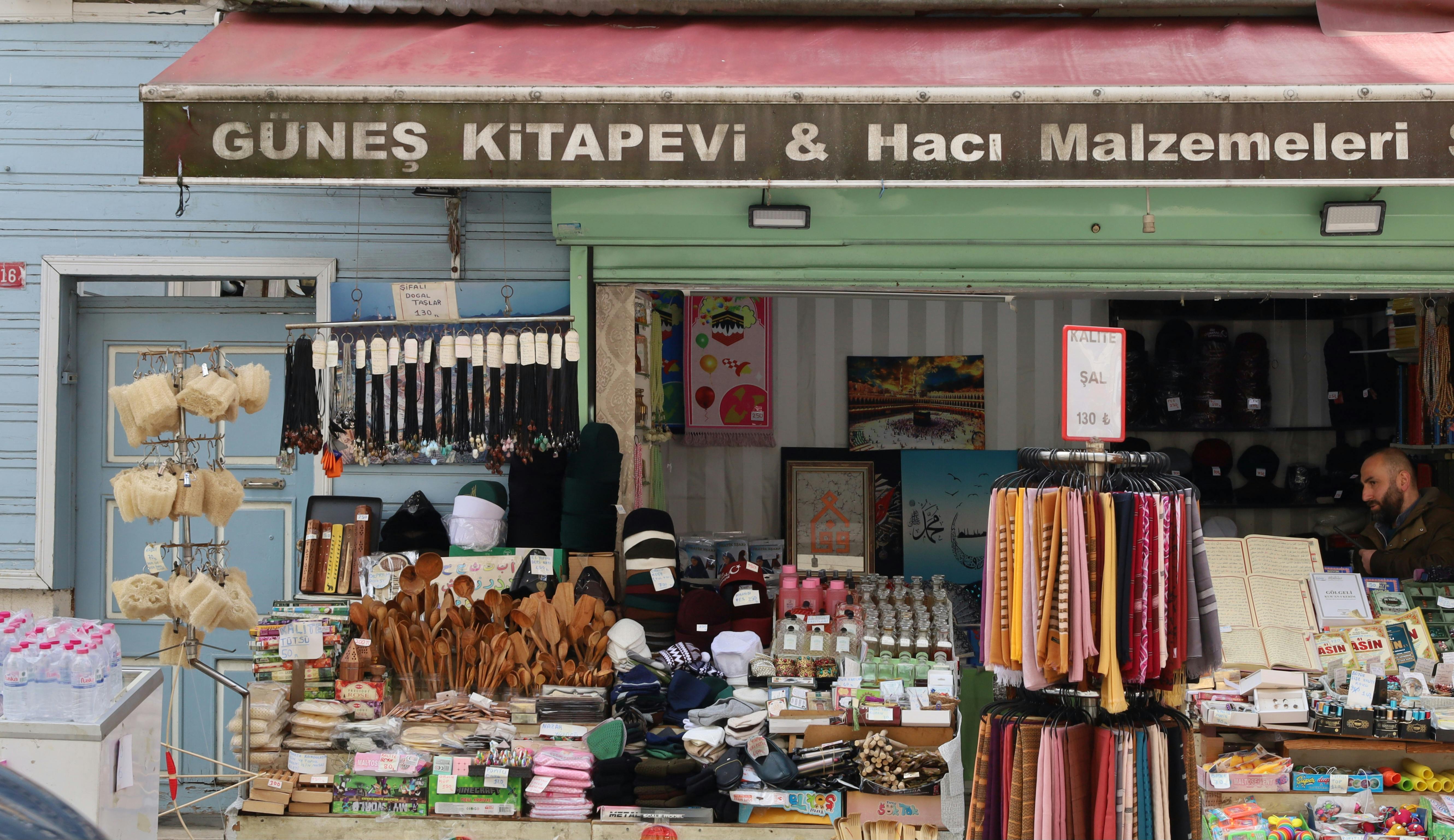 general lifestyle shop — Photo by Melike on Pexels