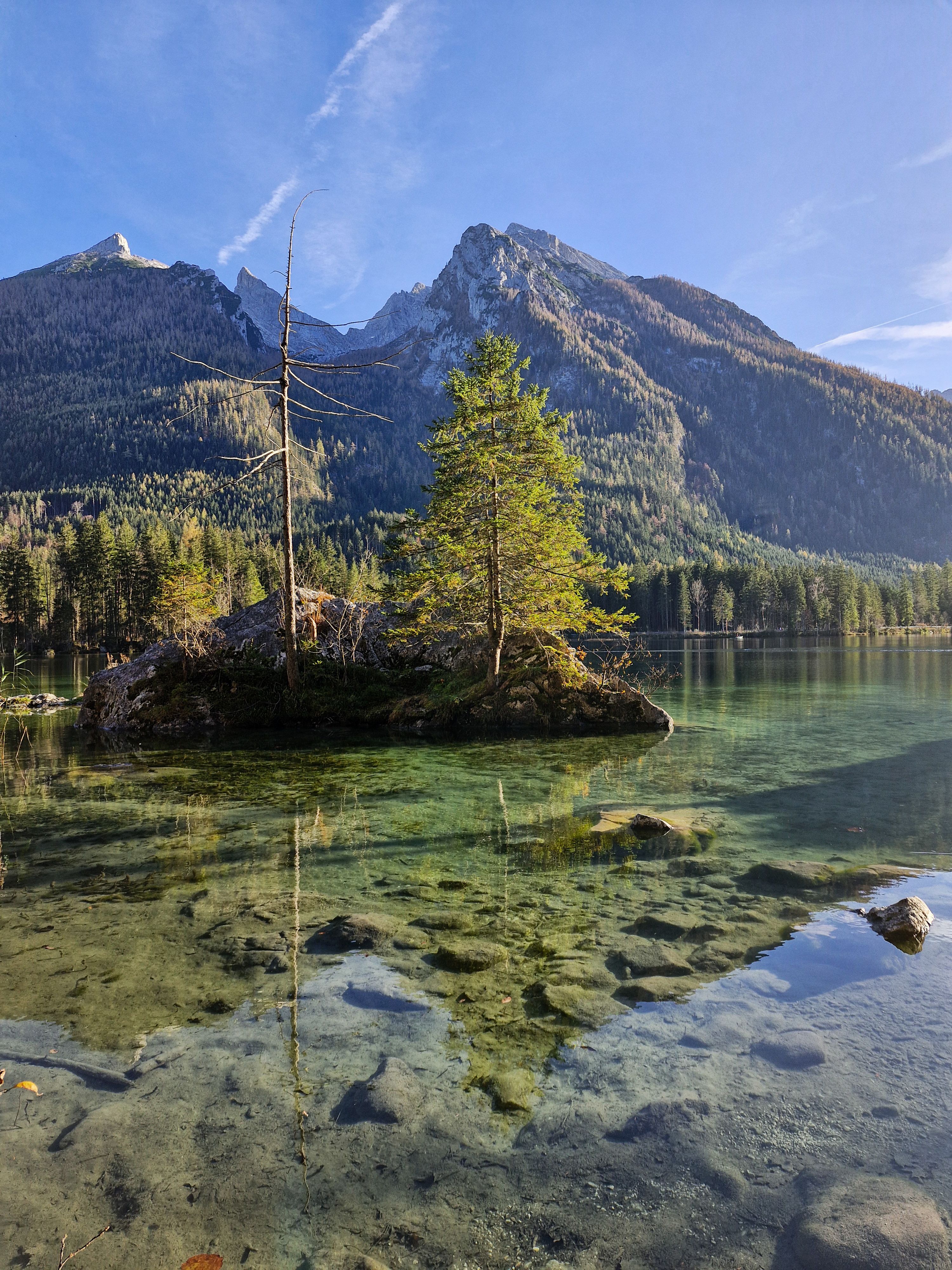 Scenic Mountain Landscape with Crystal Clear Lake · Free Stock Photo